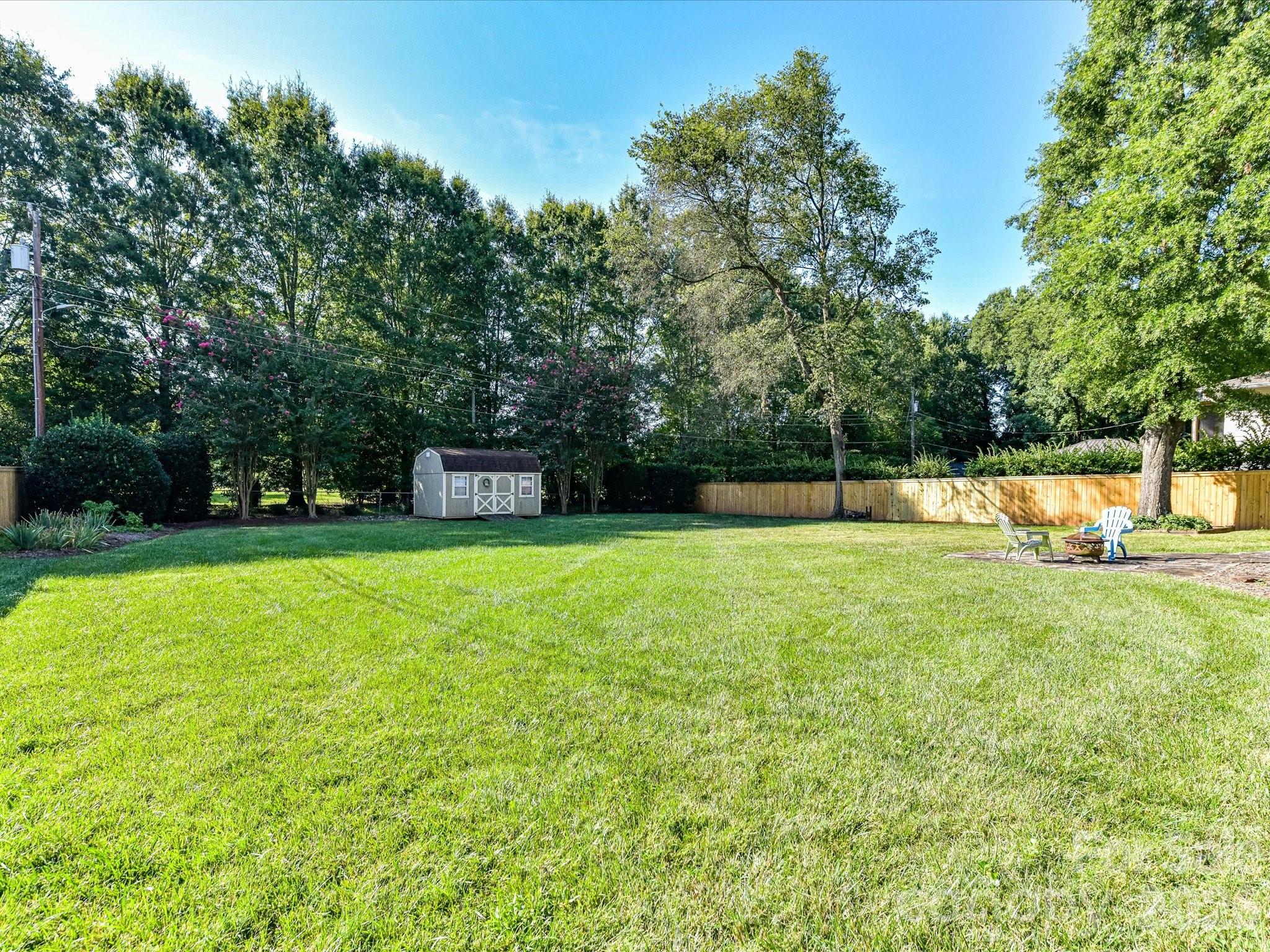 911 Lansdowne Road — Charlotte