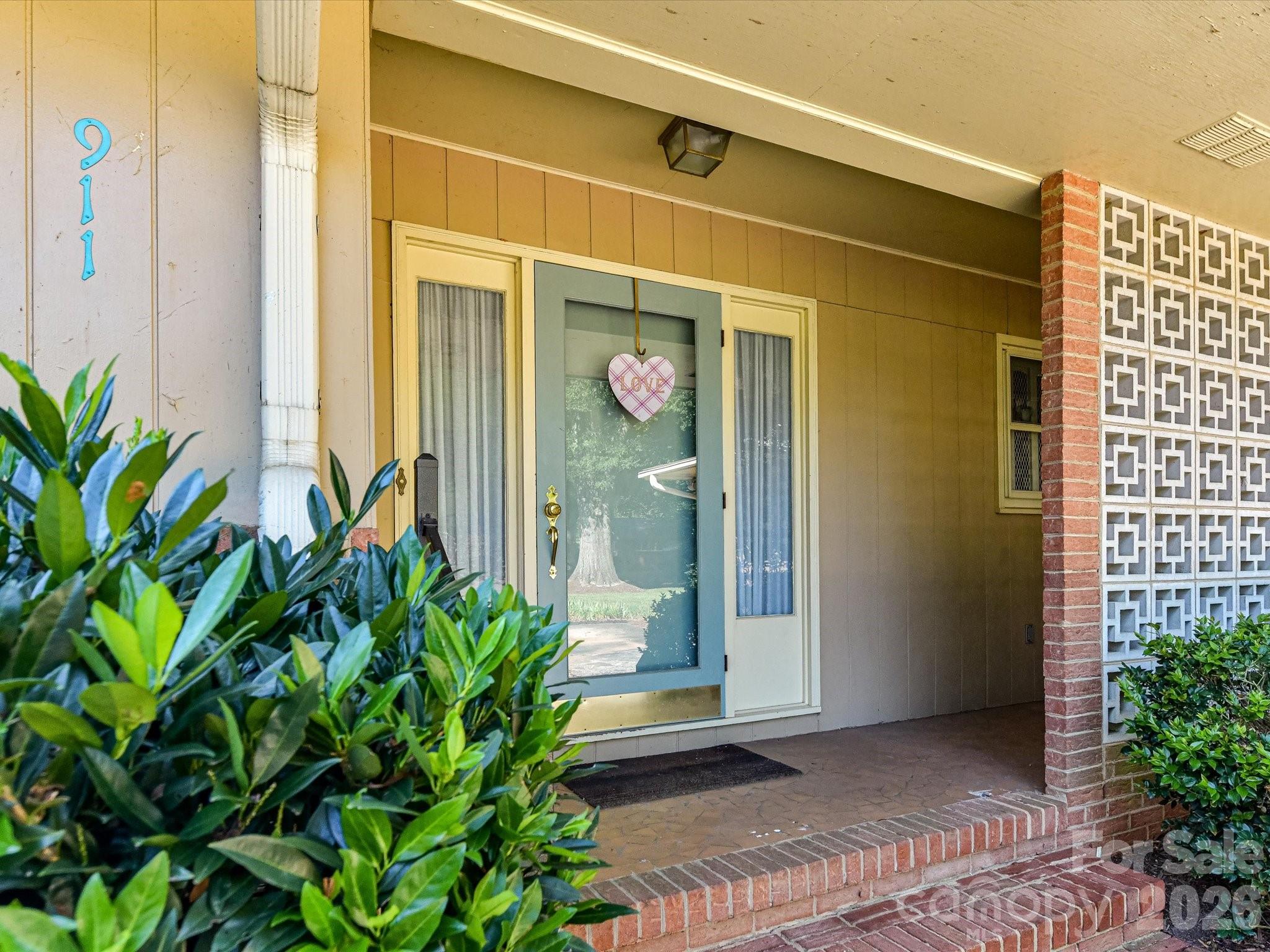 911 Lansdowne Road — Charlotte