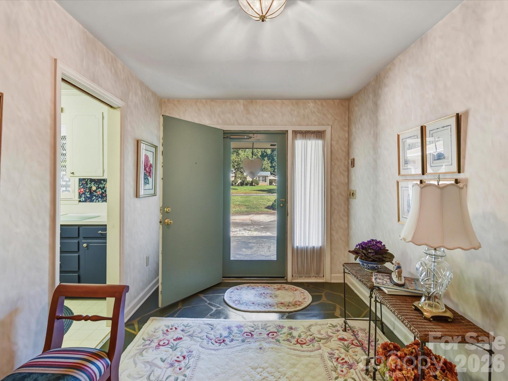 911 Lansdowne Road — Charlotte