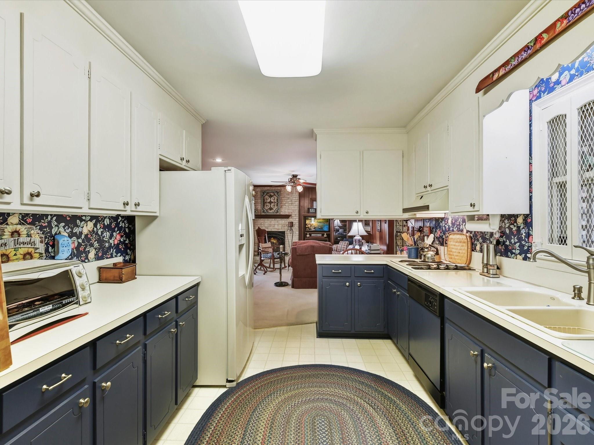 911 Lansdowne Road — Charlotte