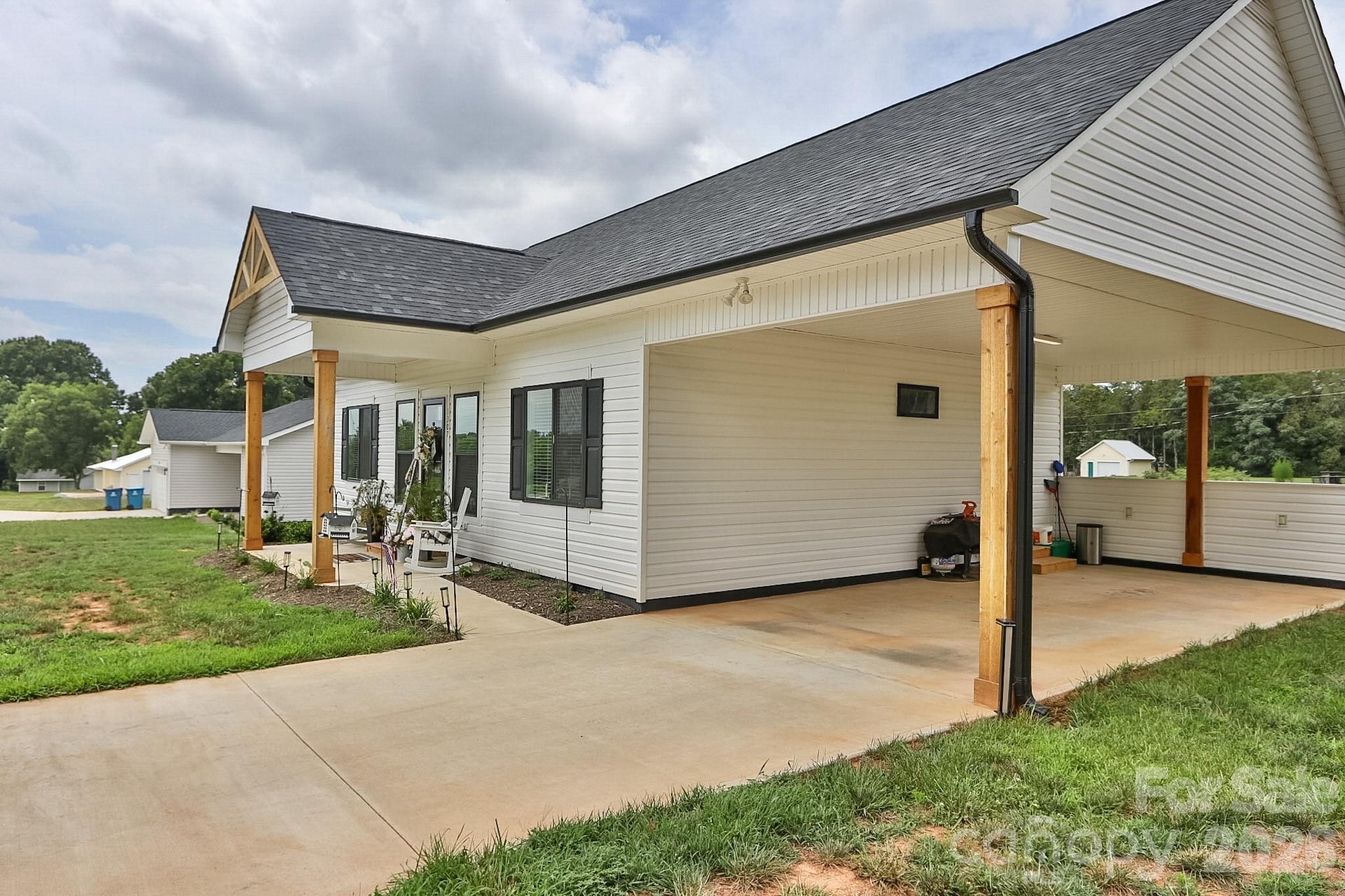 1307 Unifi Industrial Drive — Yadkinville