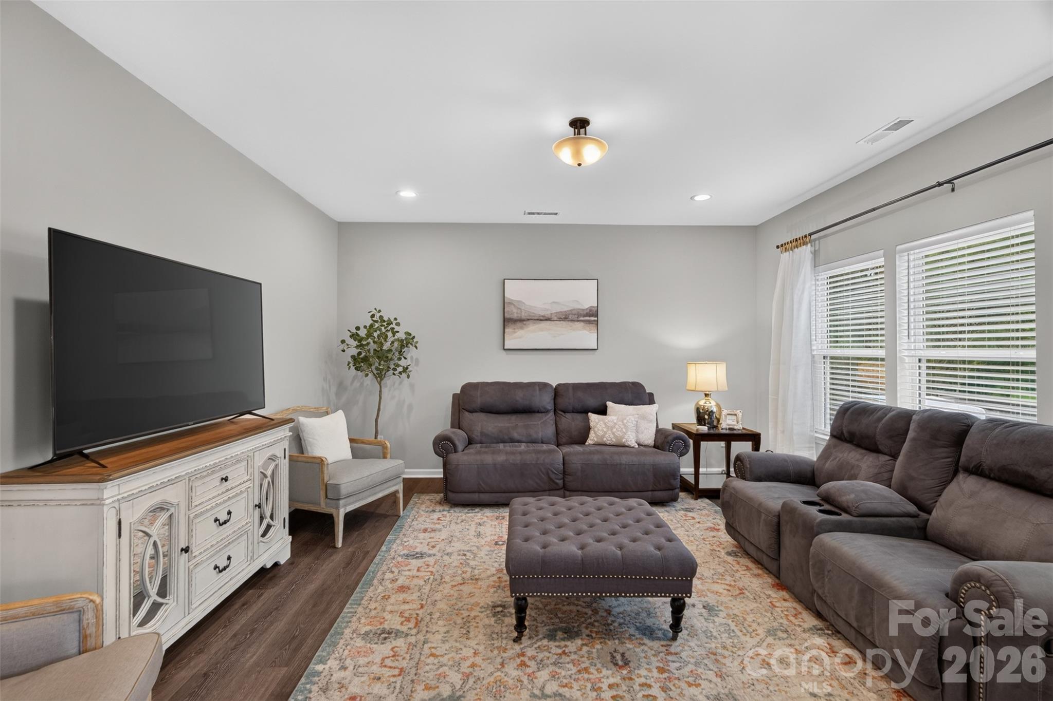 15241 Windward Lane — Lancaster