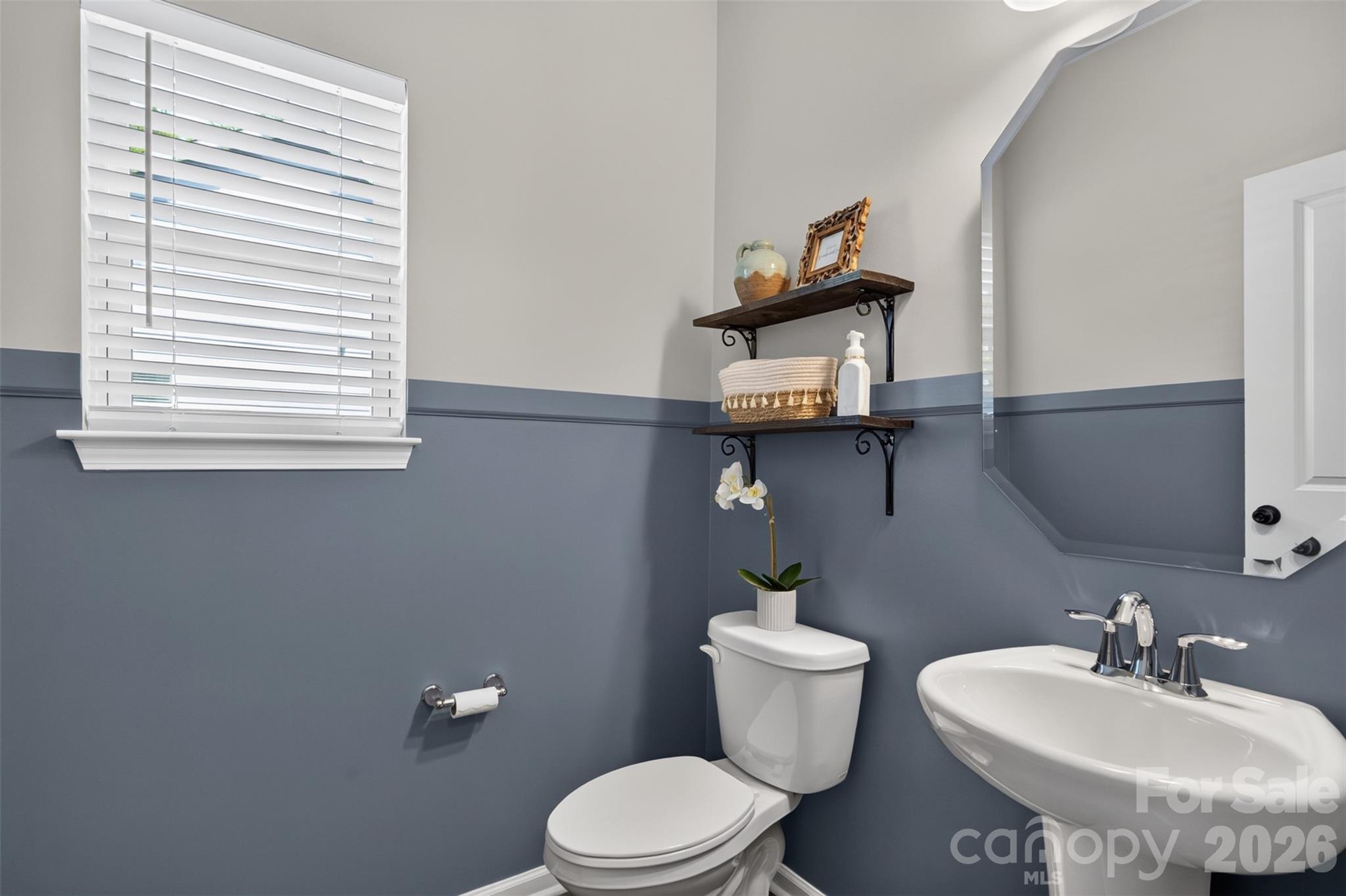 15241 Windward Lane — Lancaster