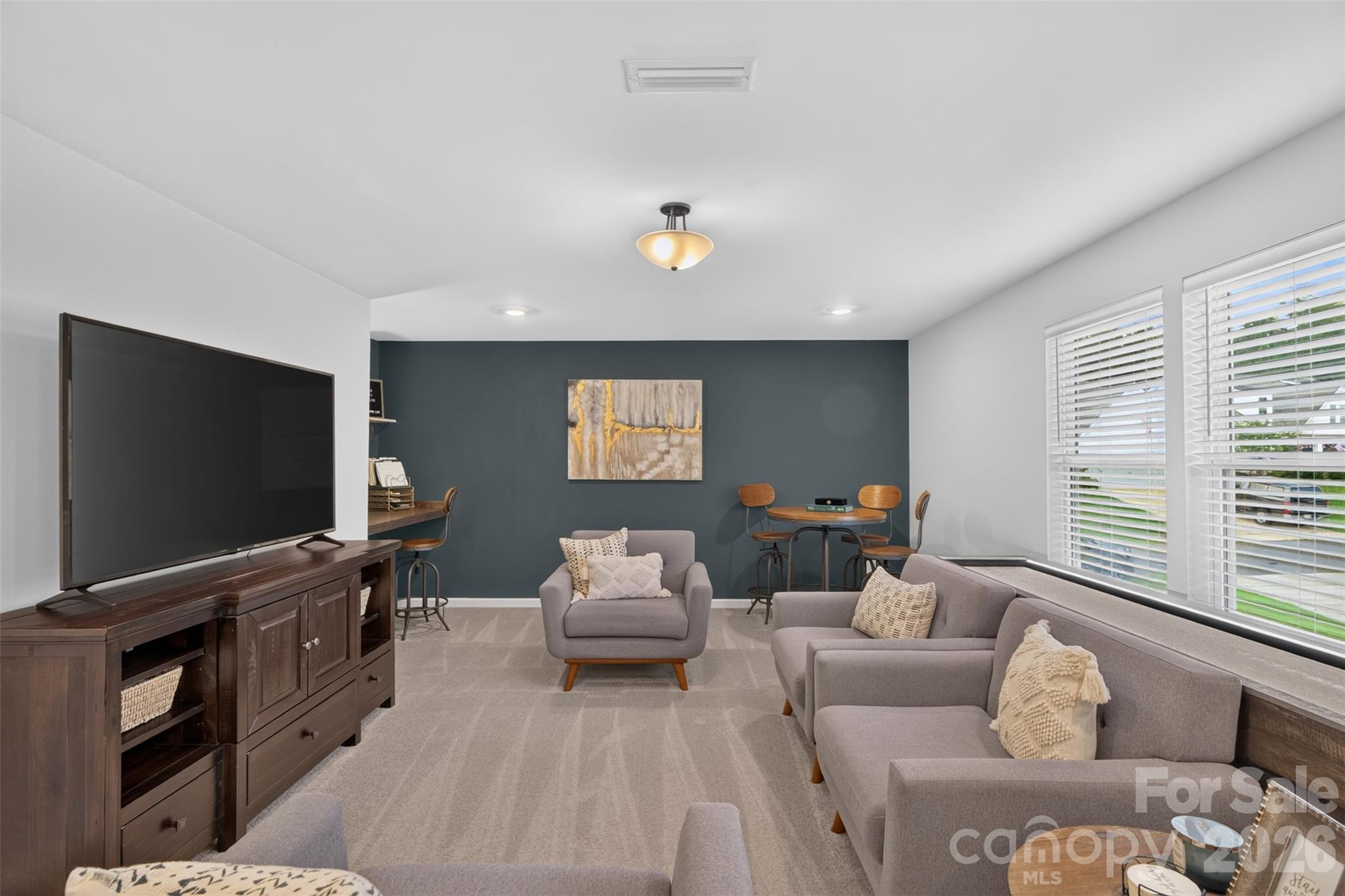 15241 Windward Lane — Lancaster