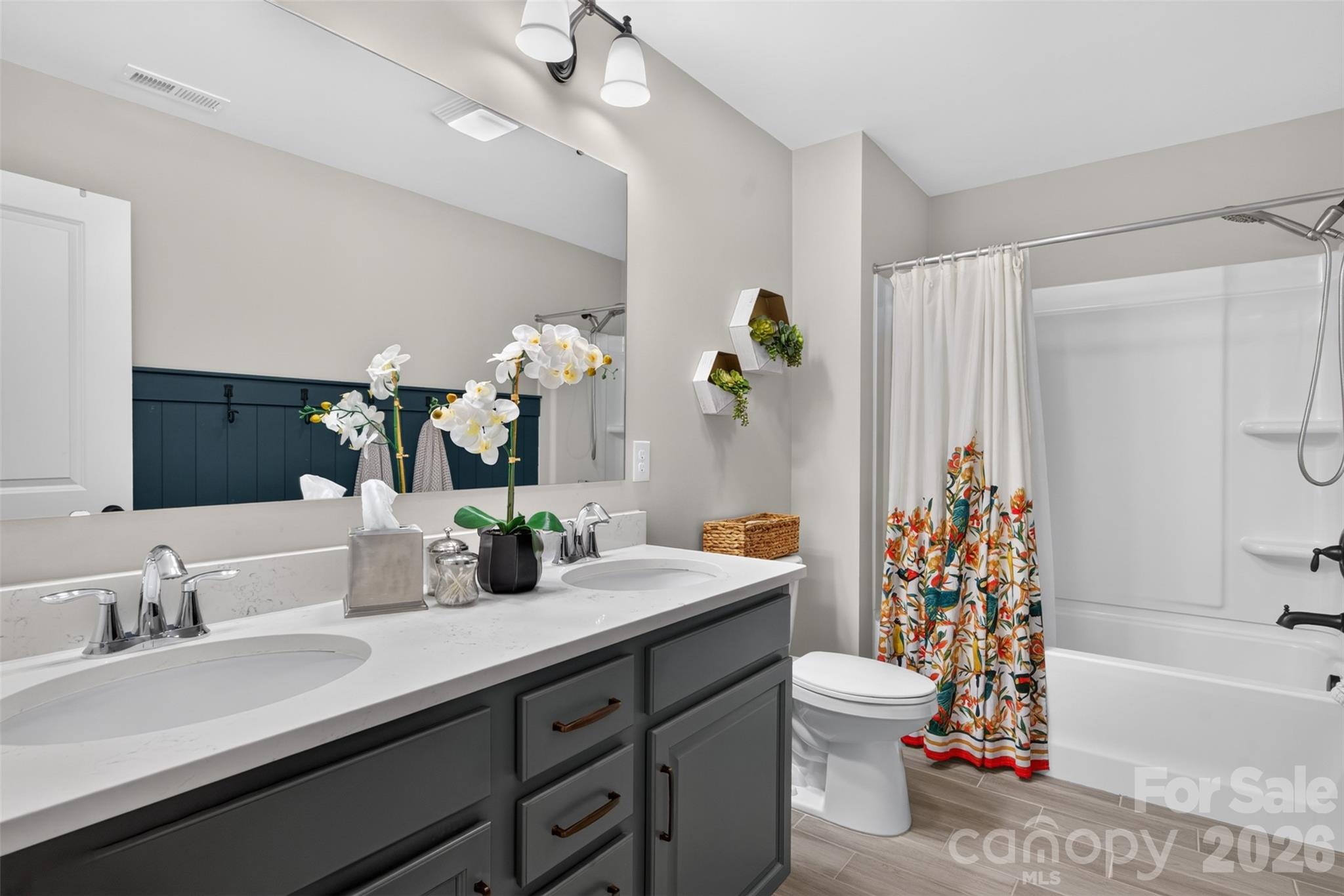 15241 Windward Lane — Lancaster