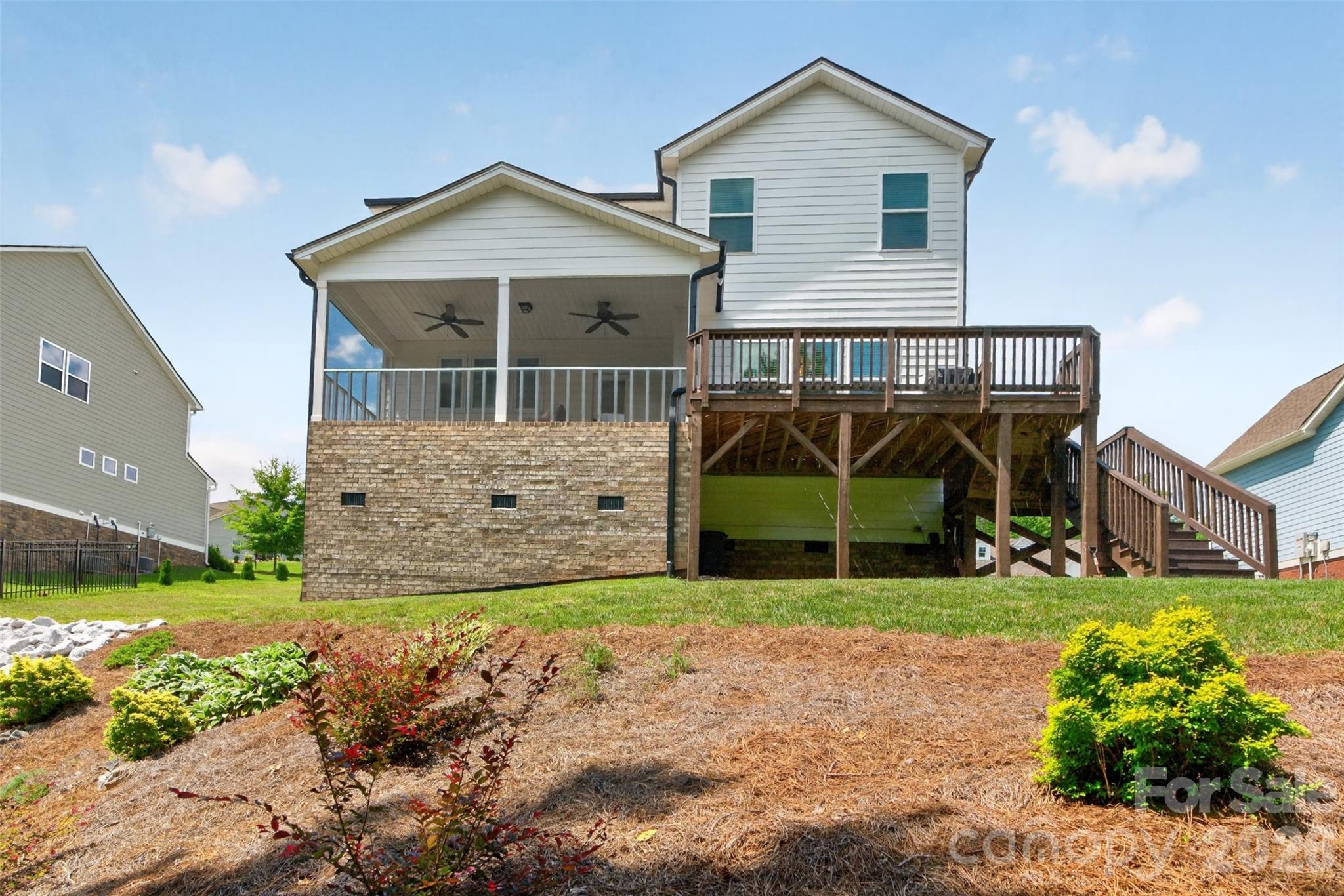 15241 Windward Lane — Lancaster