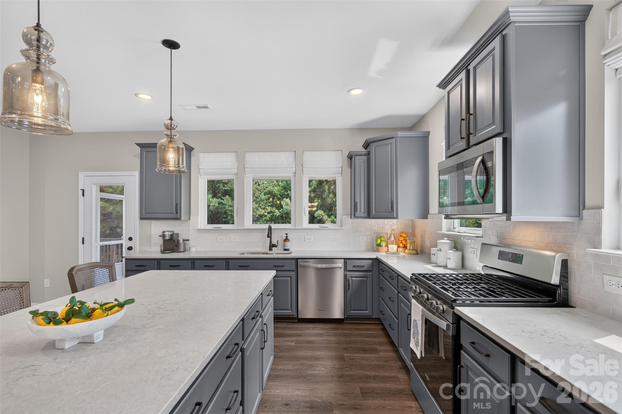 15241 Windward Lane — Lancaster