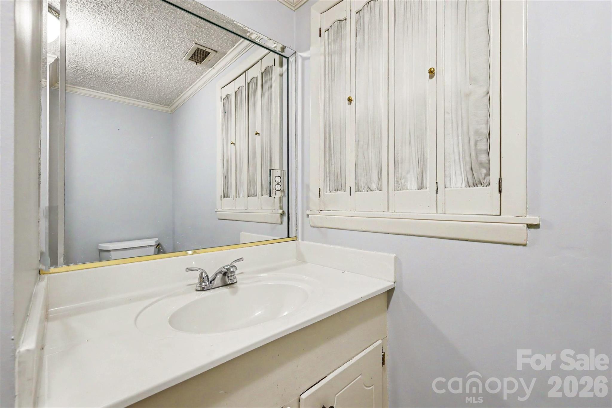 173 Hillcrest Avenue SE — Concord