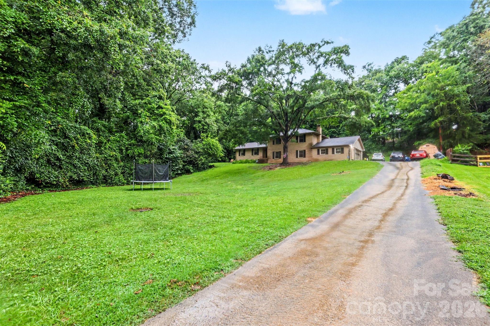 173 Hillcrest Avenue SE — Concord