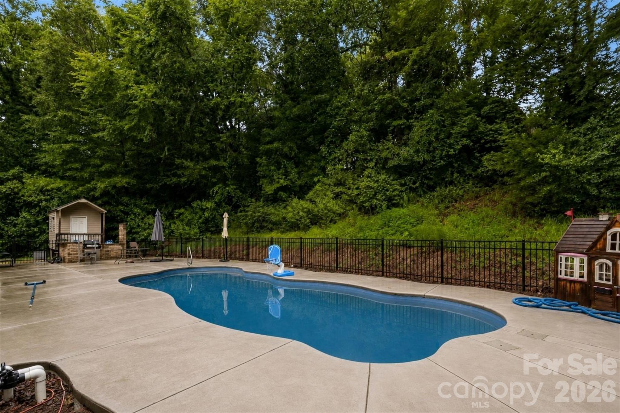 173 Hillcrest Avenue SE — Concord
