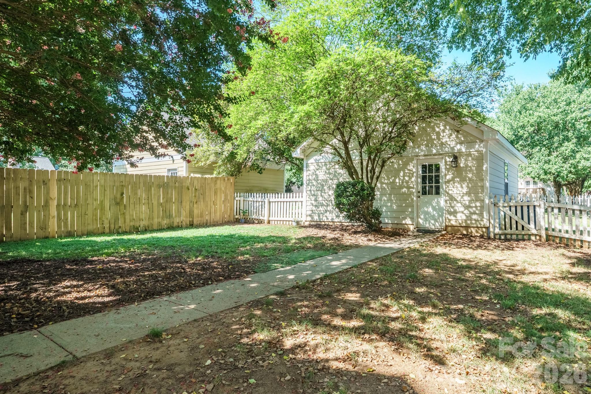 16925 Pennington Drive — Huntersville