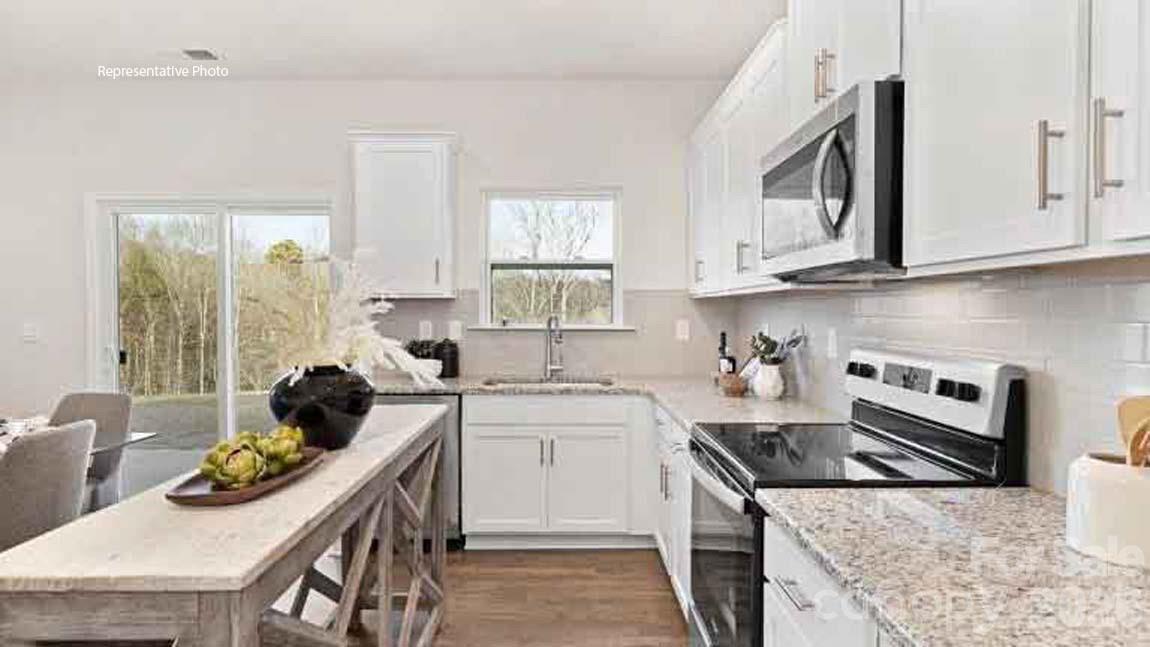 2126 10th Street SE — Hickory