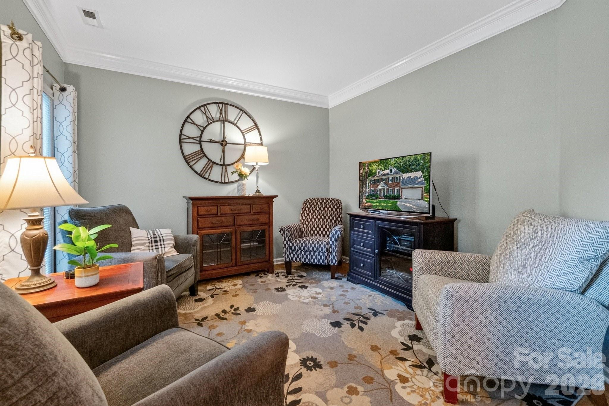 8749 Oakham Street — Huntersville