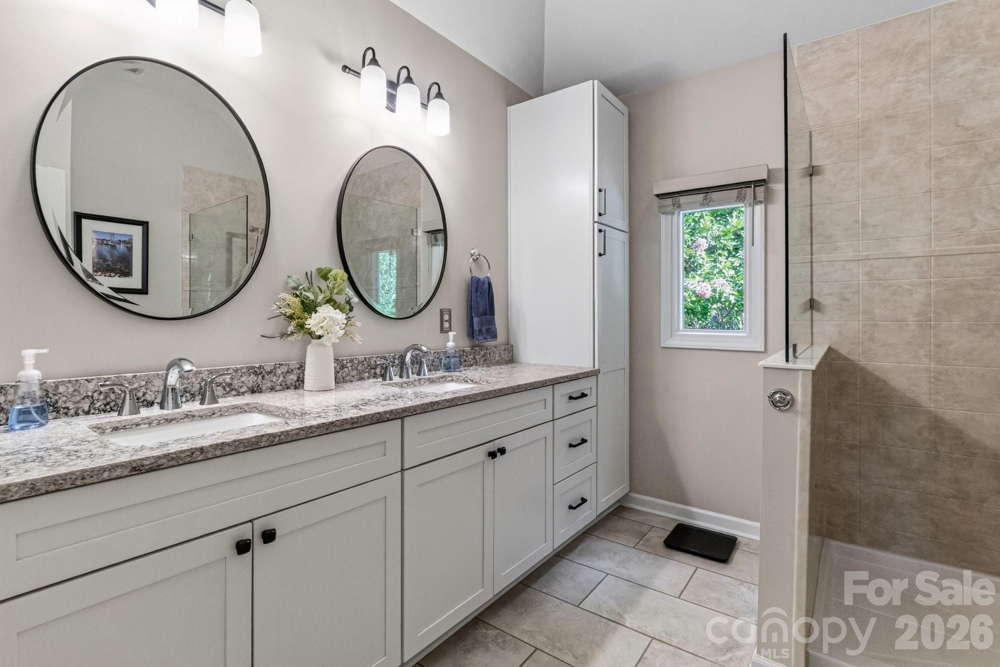 8749 Oakham Street — Huntersville
