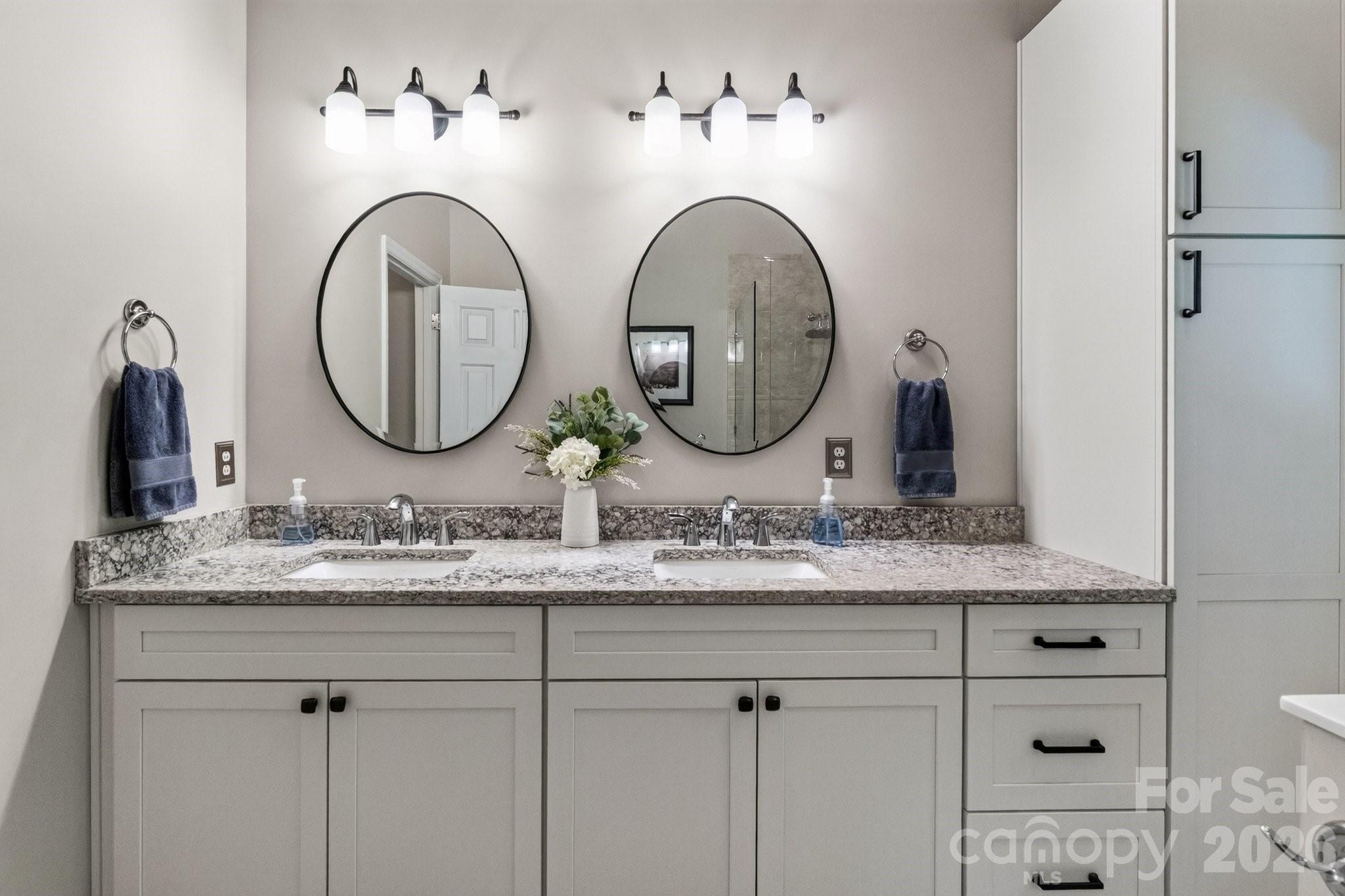 8749 Oakham Street — Huntersville