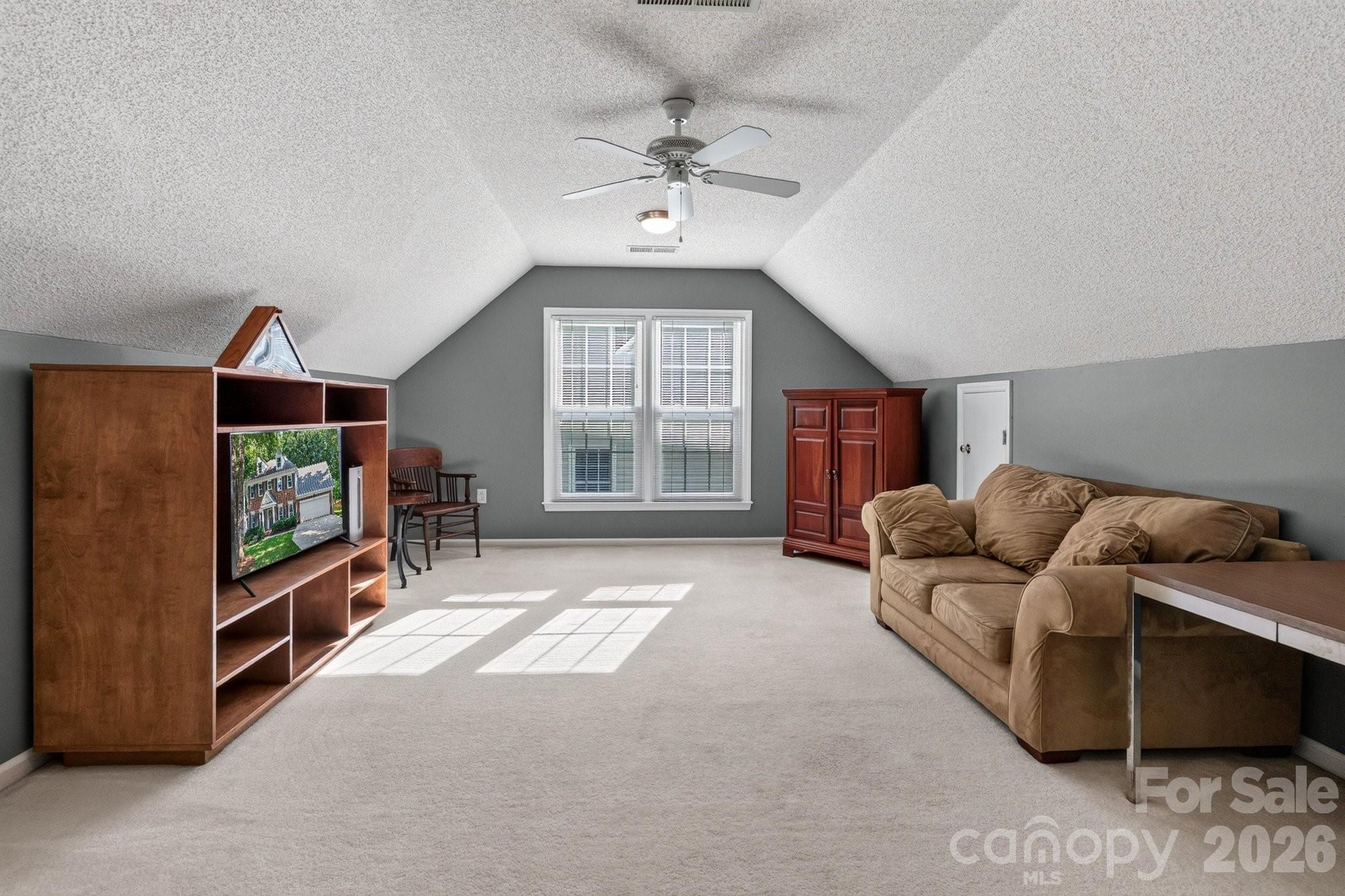 8749 Oakham Street — Huntersville