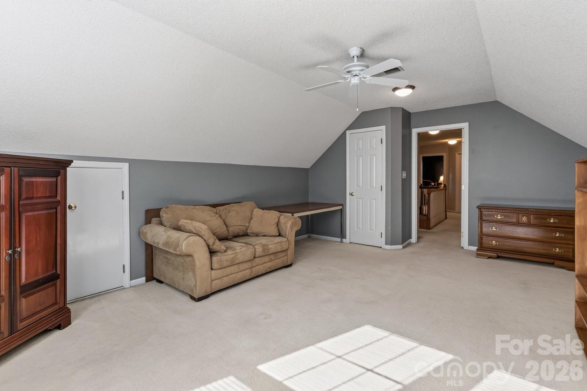 8749 Oakham Street — Huntersville