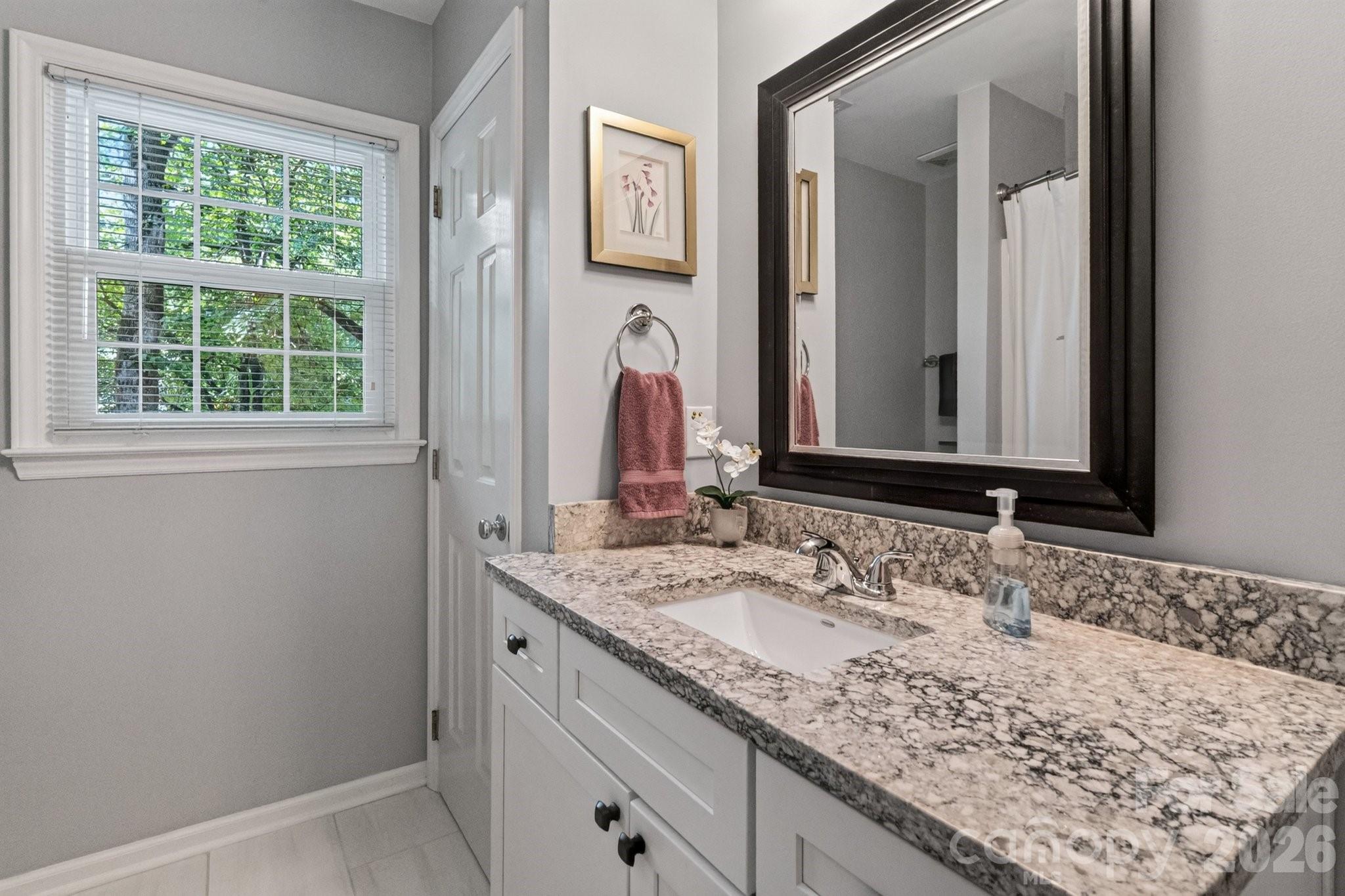 8749 Oakham Street — Huntersville