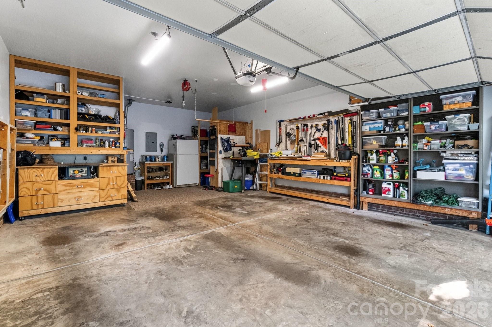 8749 Oakham Street — Huntersville