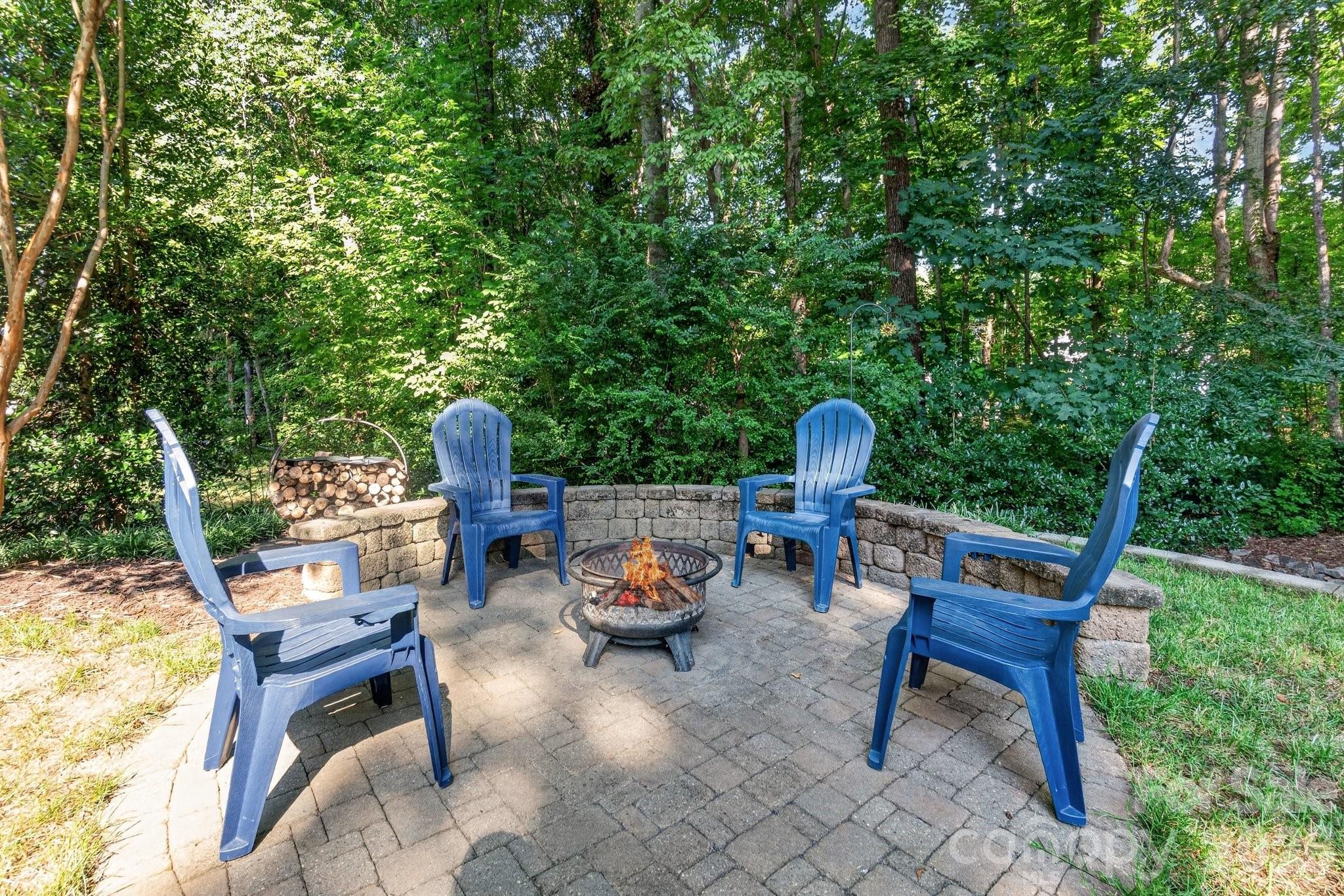 8749 Oakham Street — Huntersville