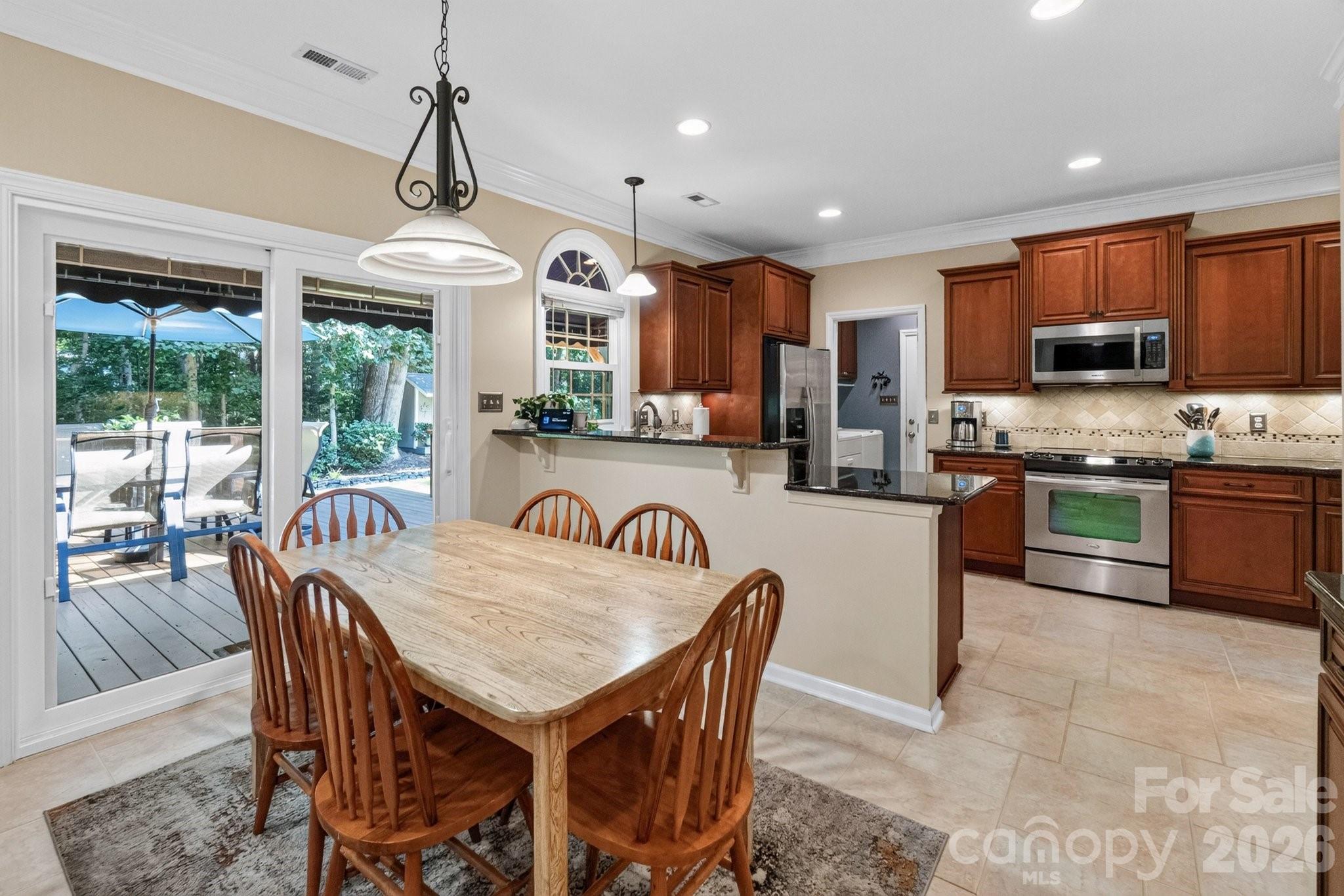 8749 Oakham Street — Huntersville
