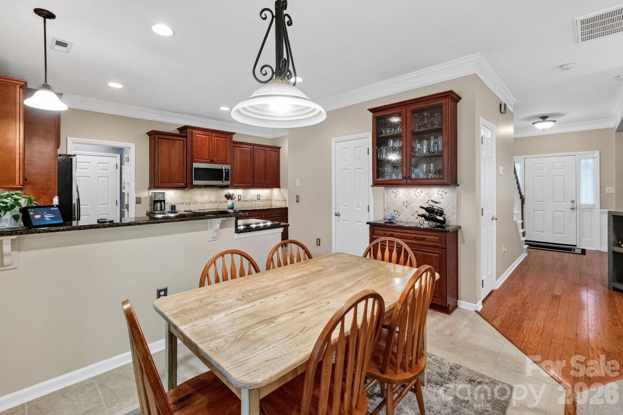 8749 Oakham Street — Huntersville