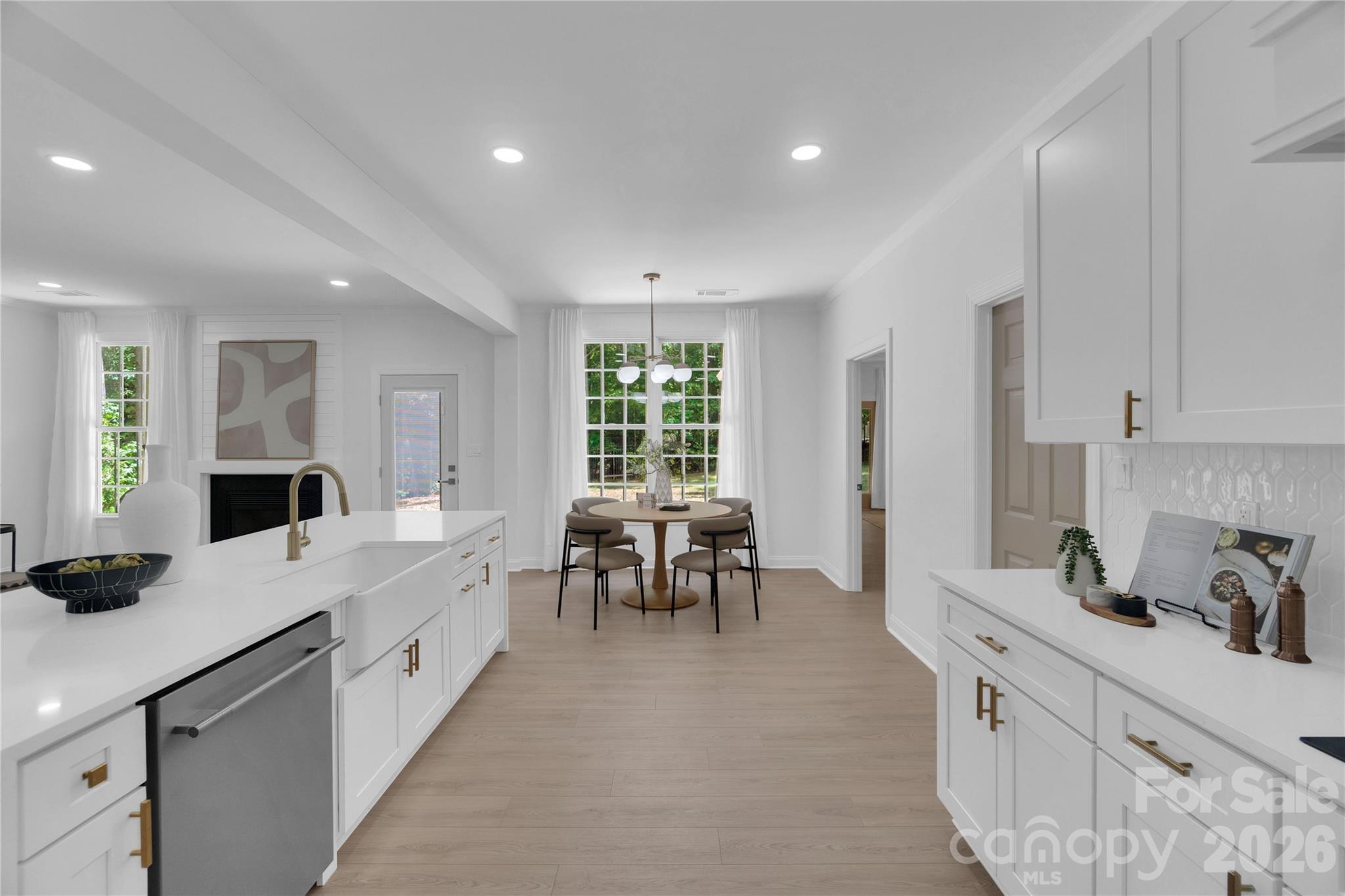 9438 Valley Road — Charlotte