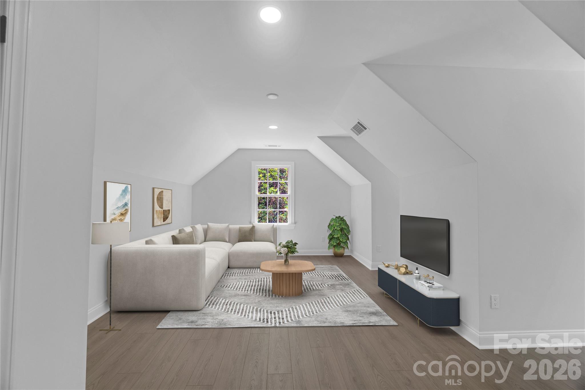 9438 Valley Road — Charlotte