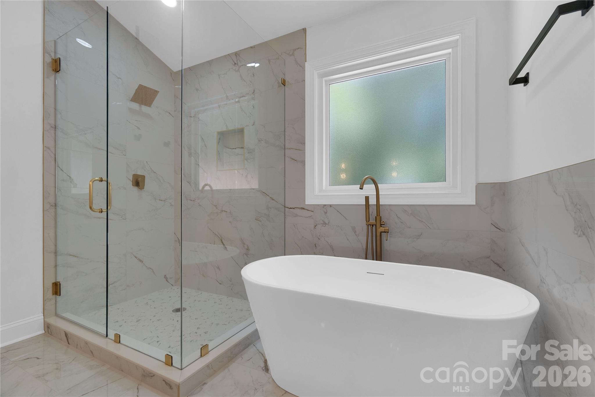 9438 Valley Road — Charlotte