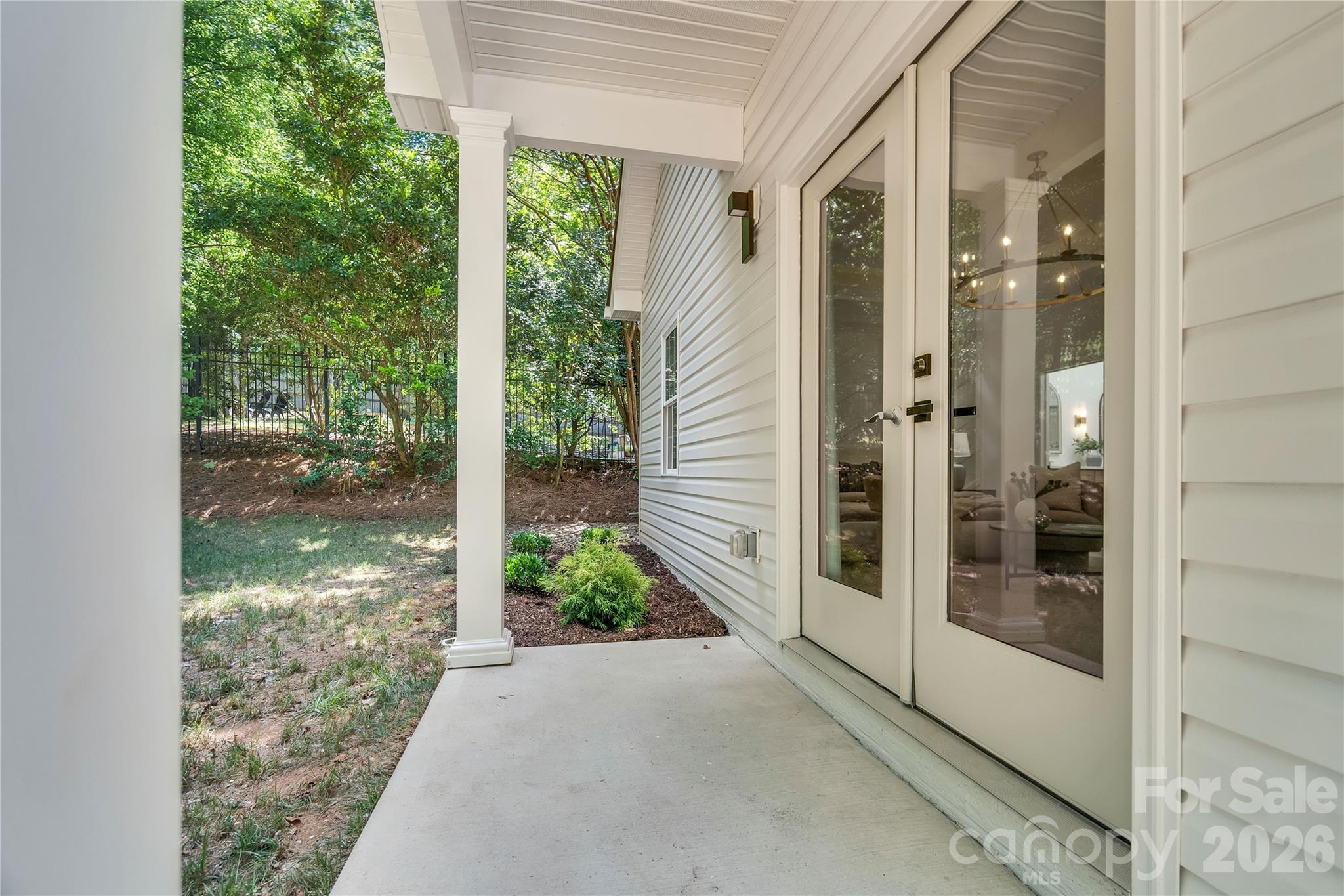 9438 Valley Road — Charlotte