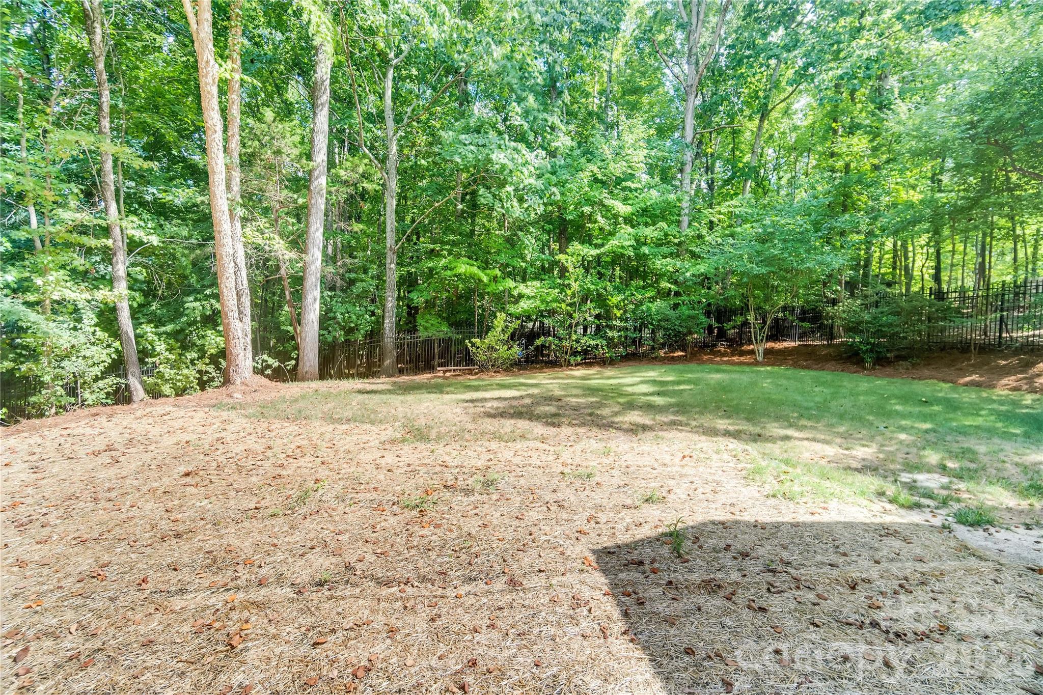 9438 Valley Road — Charlotte
