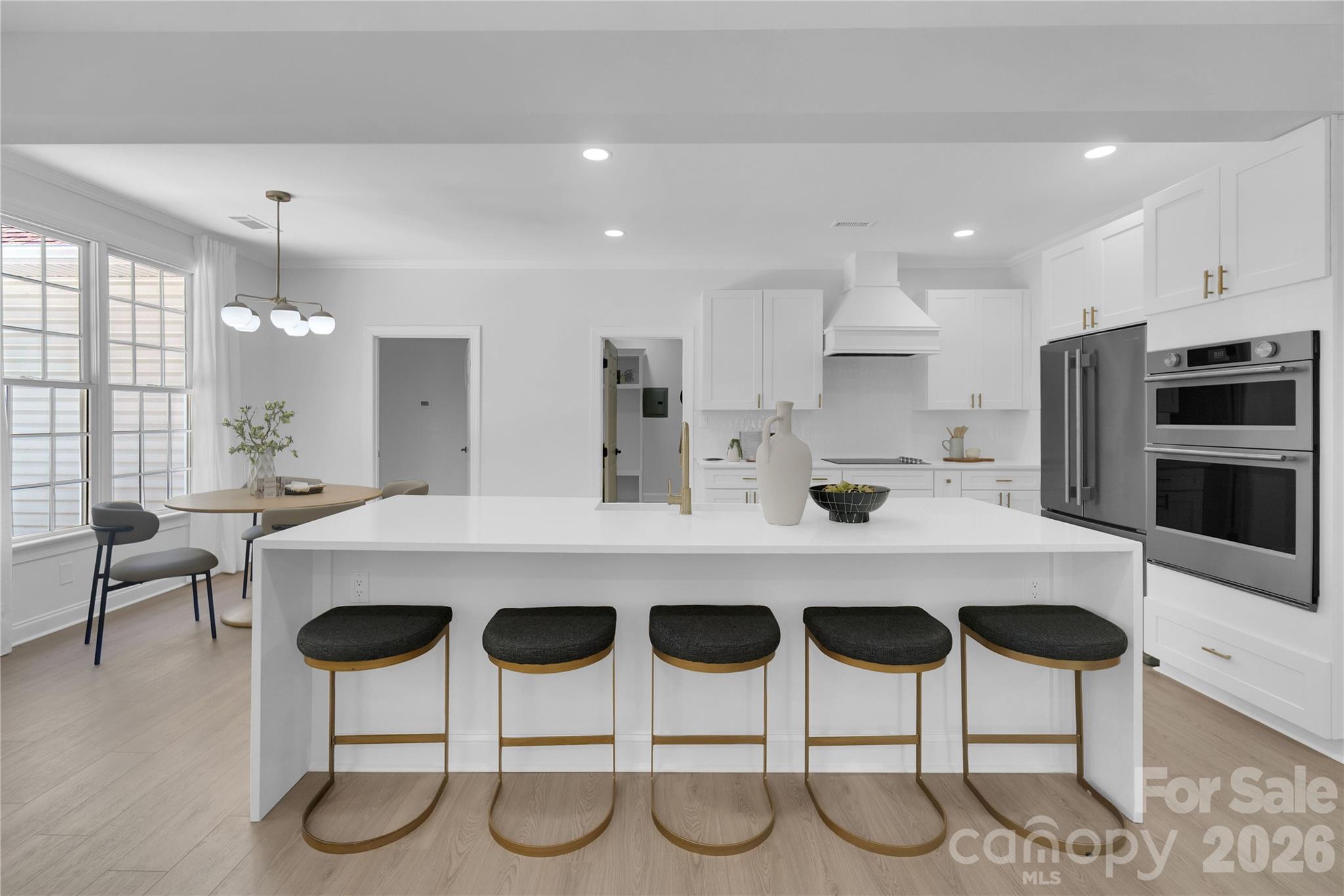 9438 Valley Road — Charlotte