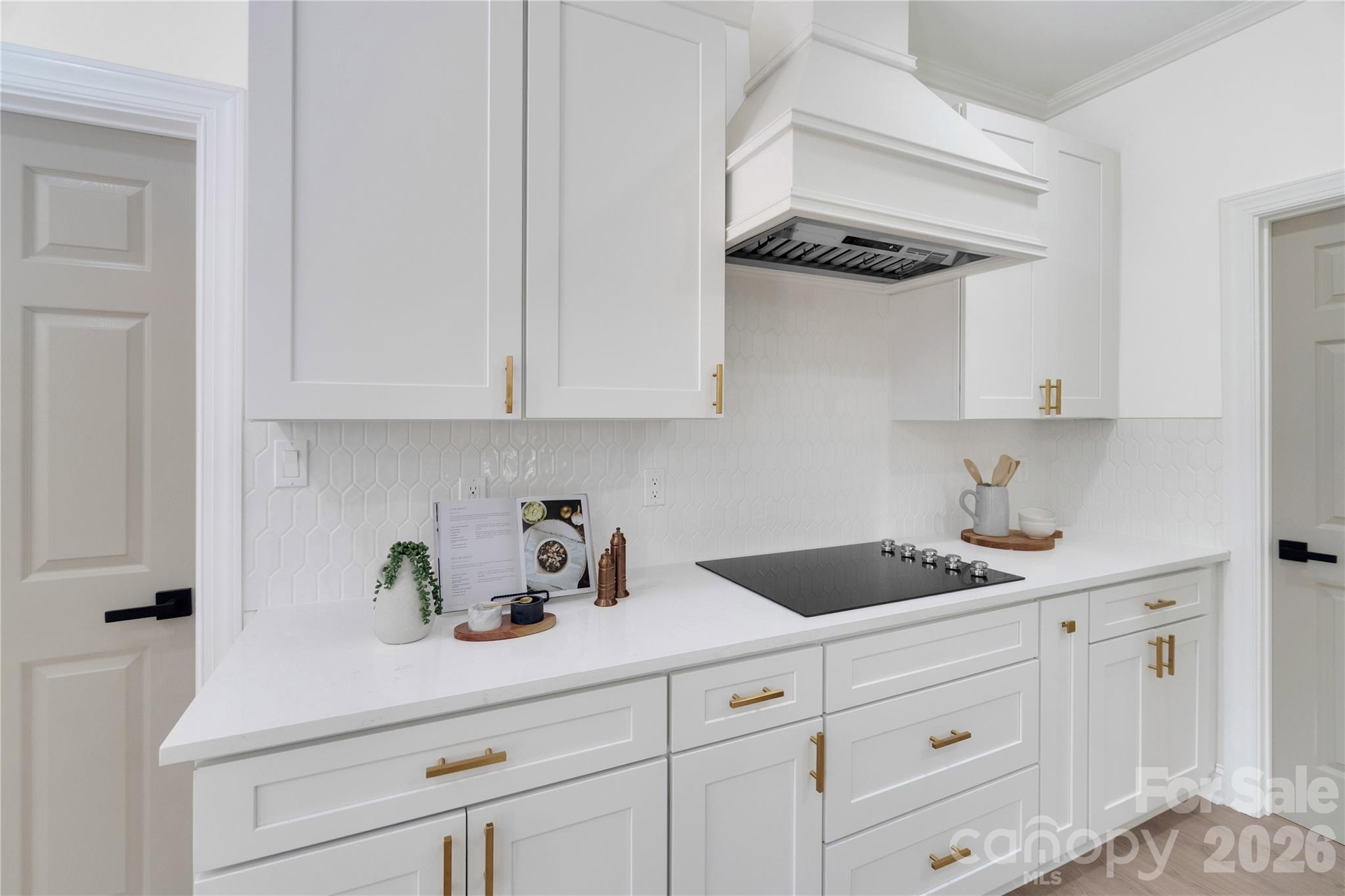 9438 Valley Road — Charlotte