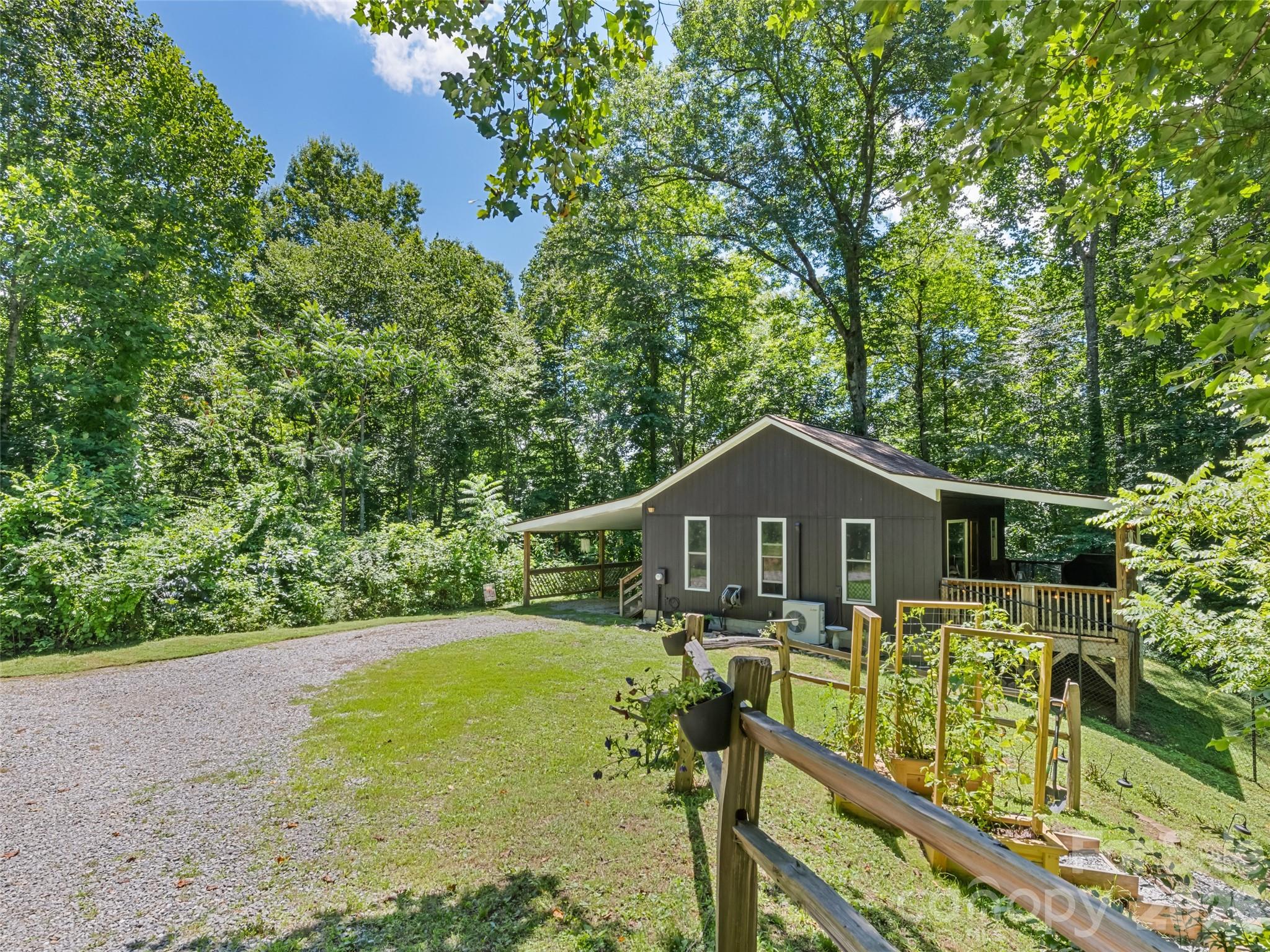 322 McKinzie Place — Waynesville