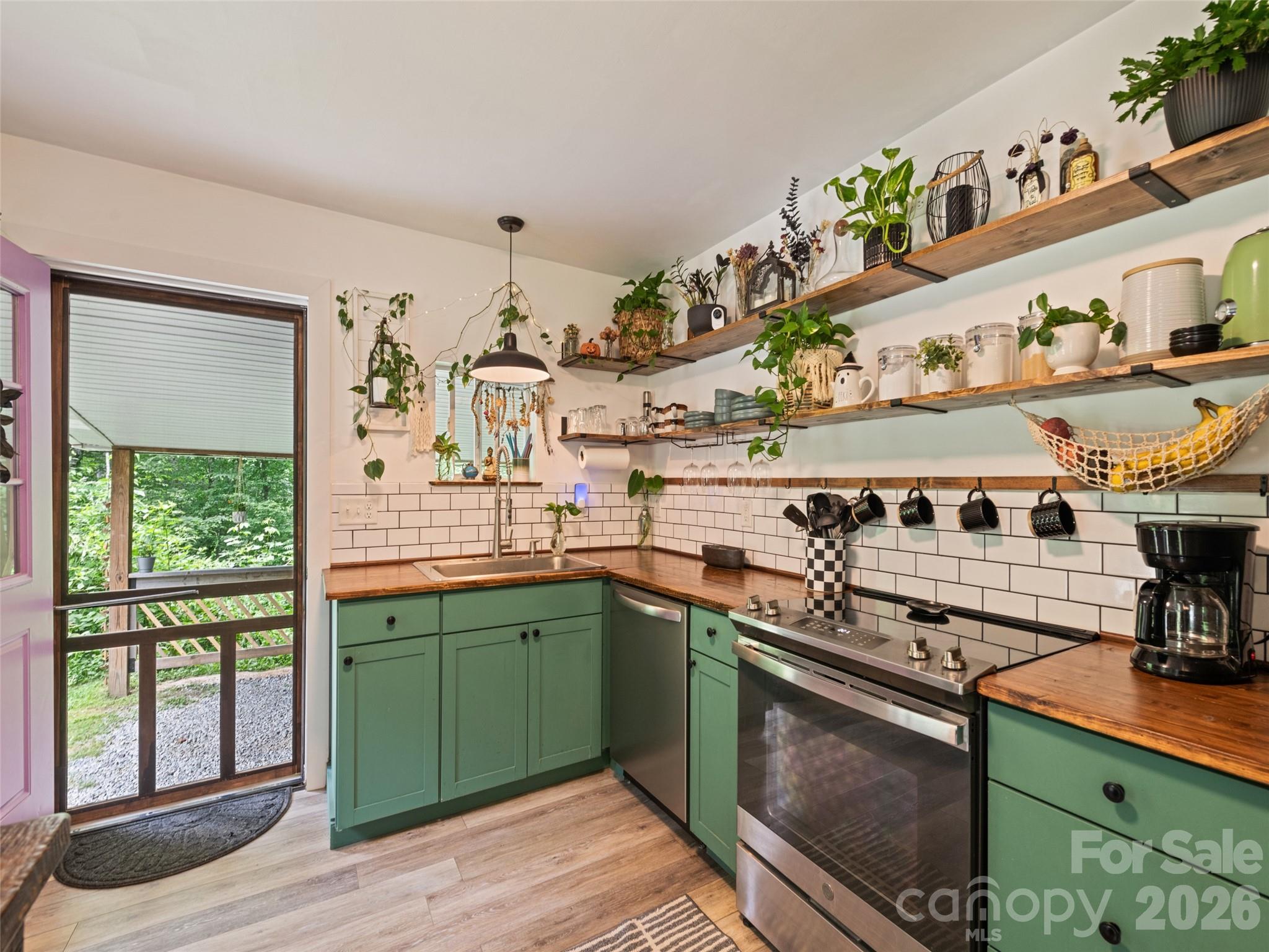 322 McKinzie Place — Waynesville