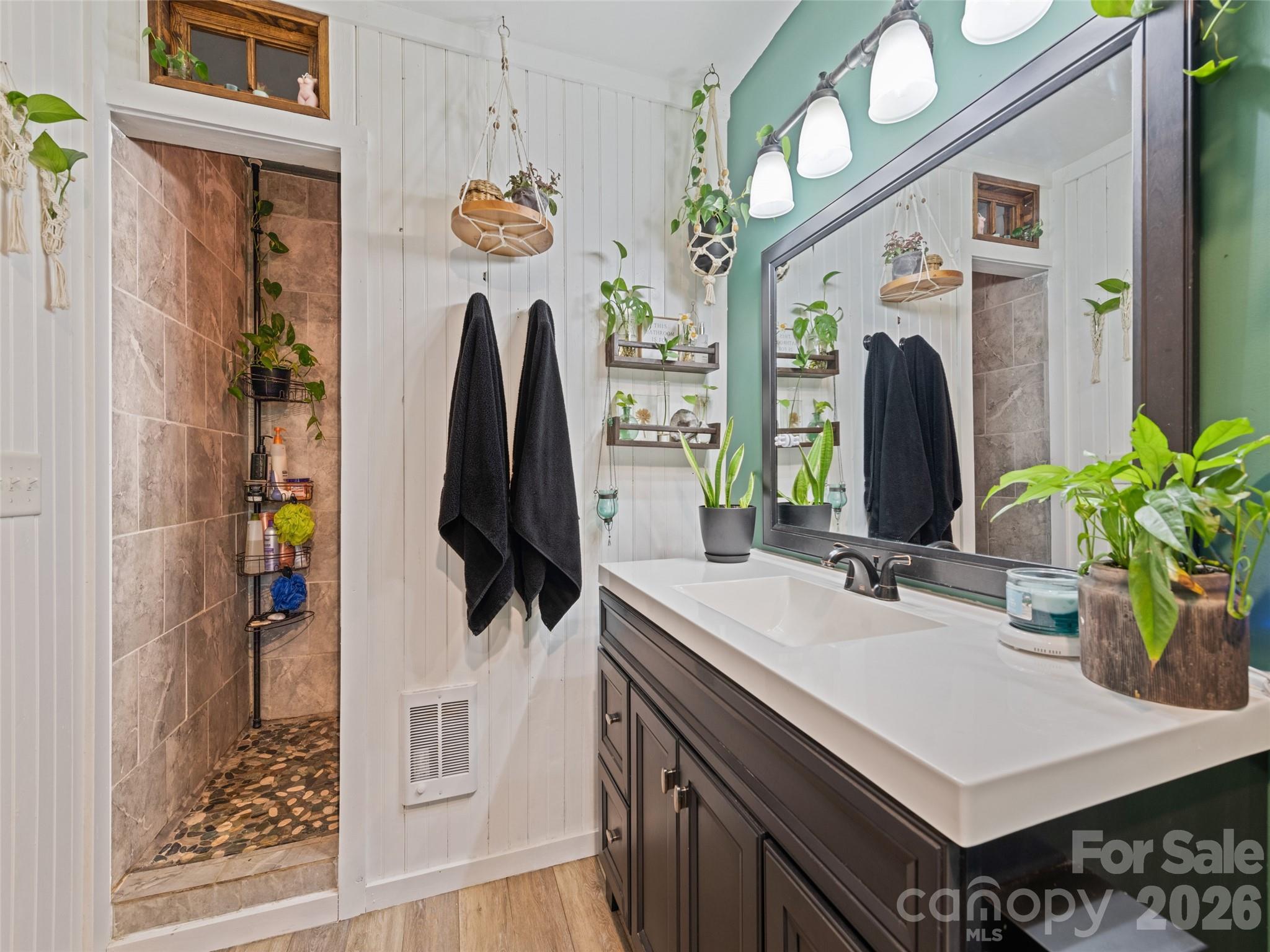 322 McKinzie Place — Waynesville