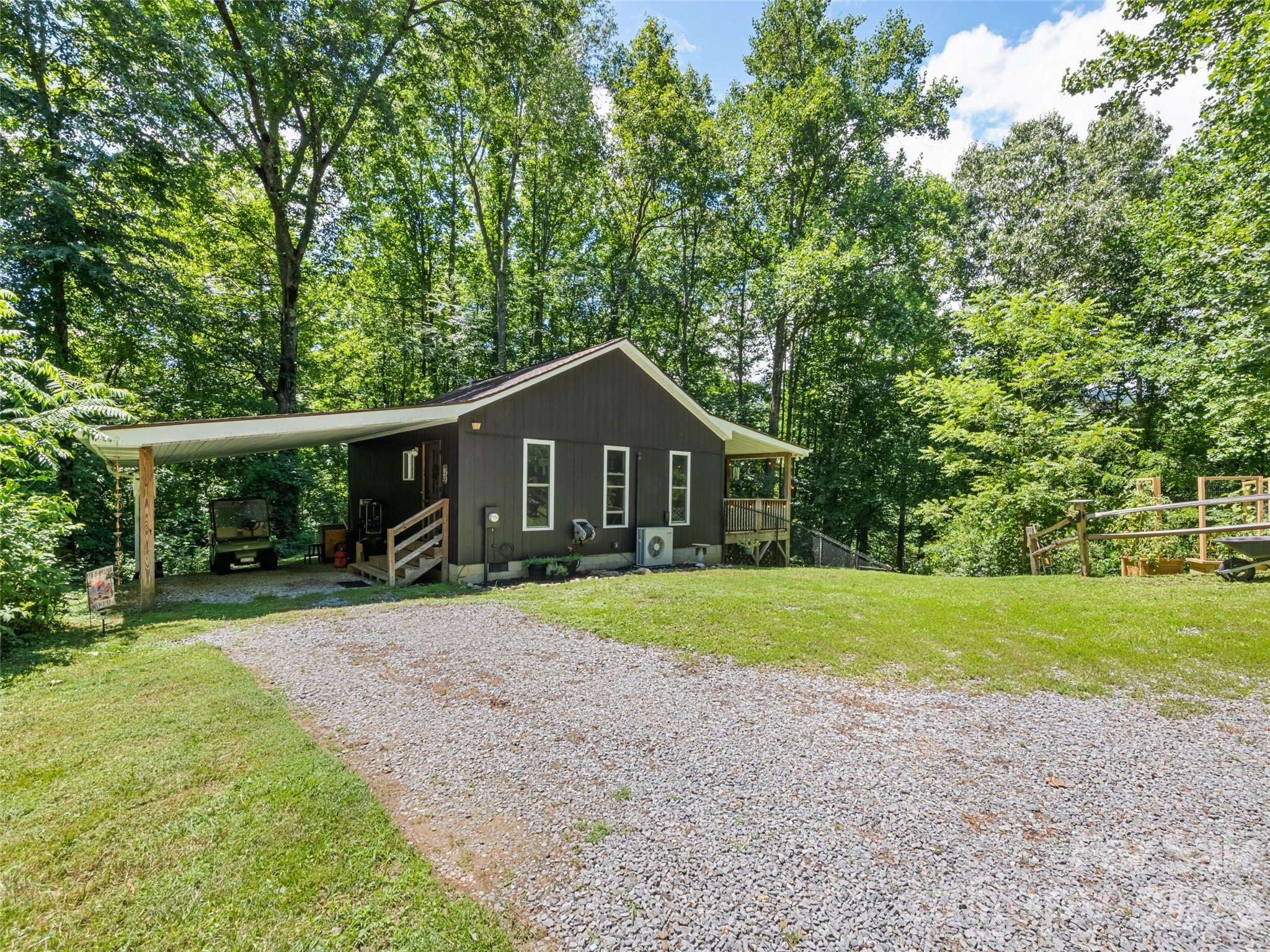 322 McKinzie Place — Waynesville