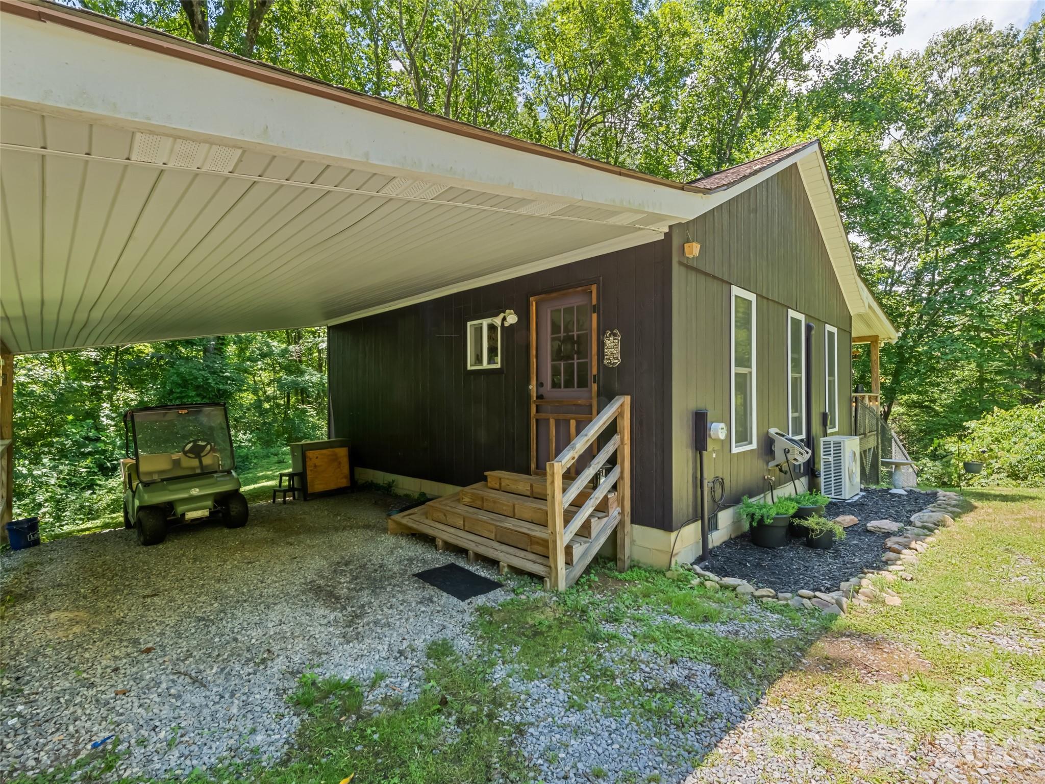 322 McKinzie Place — Waynesville
