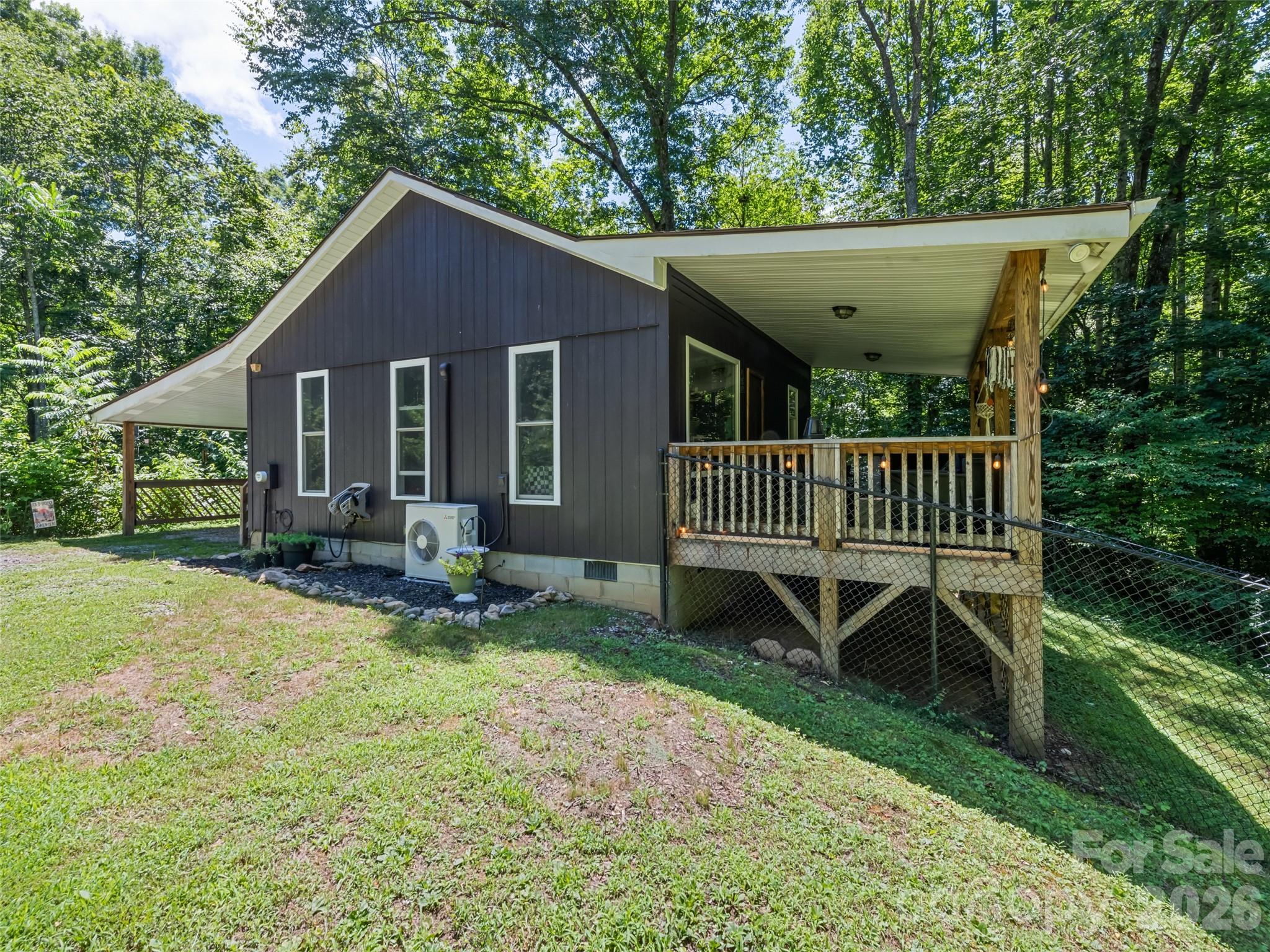 322 McKinzie Place — Waynesville