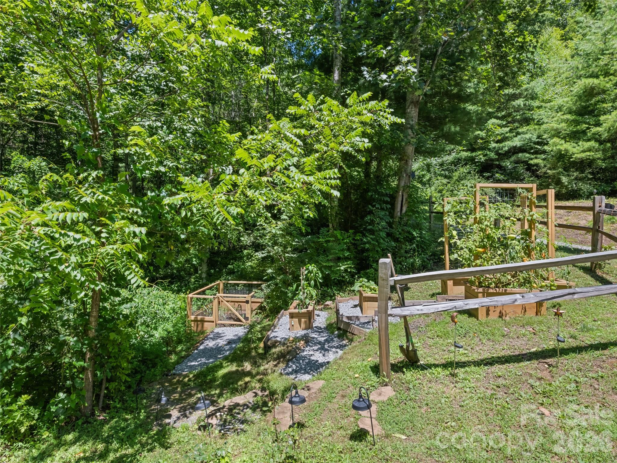 322 McKinzie Place — Waynesville