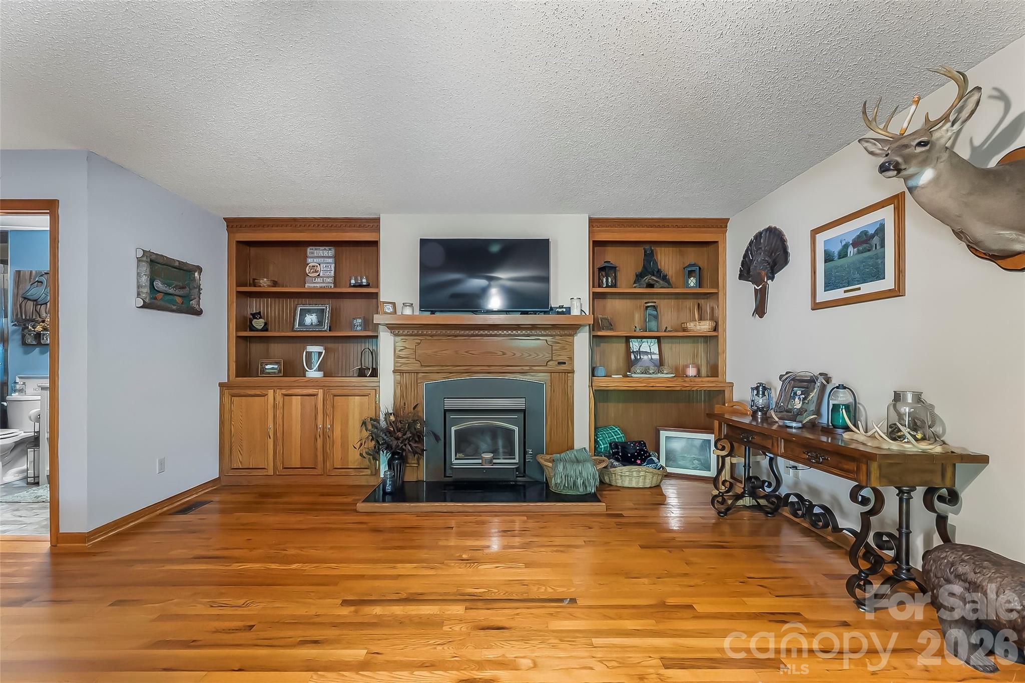 34 Lakeside Drive — Marion