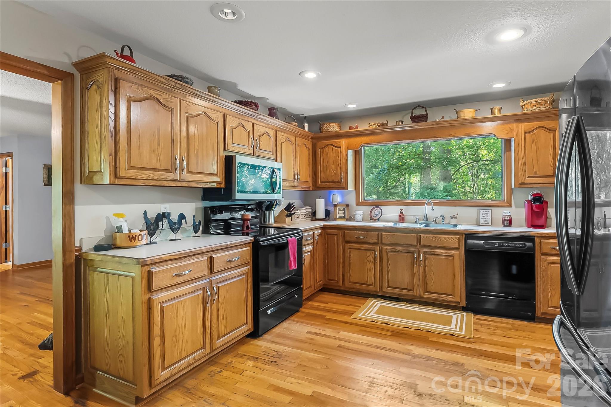34 Lakeside Drive — Marion