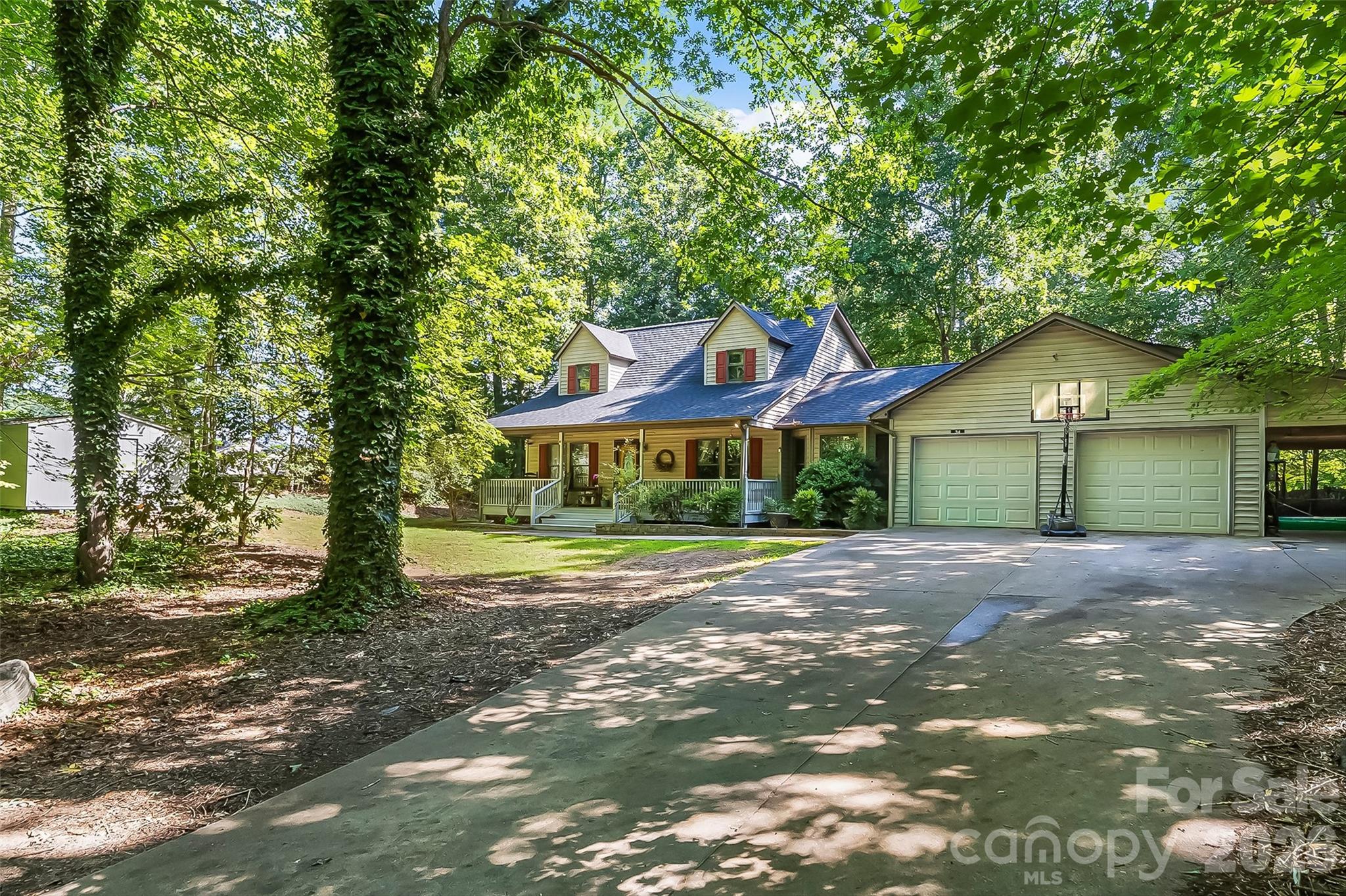 34 Lakeside Drive — Marion
