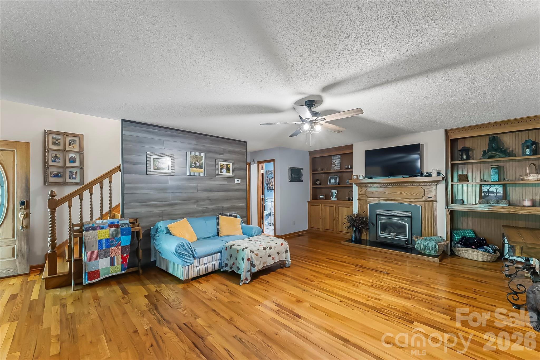 34 Lakeside Drive — Marion
