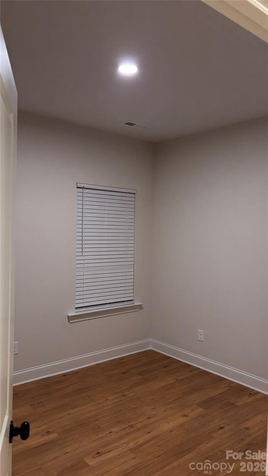 4817 Victoria Avenue — Charlotte