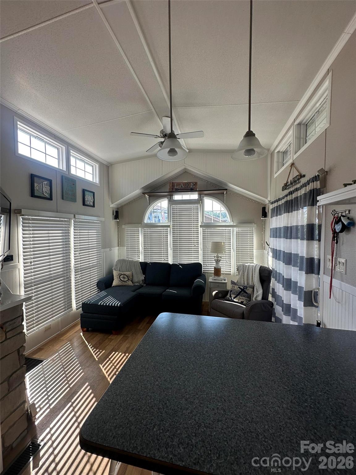 195 Grand View Drive — New London
