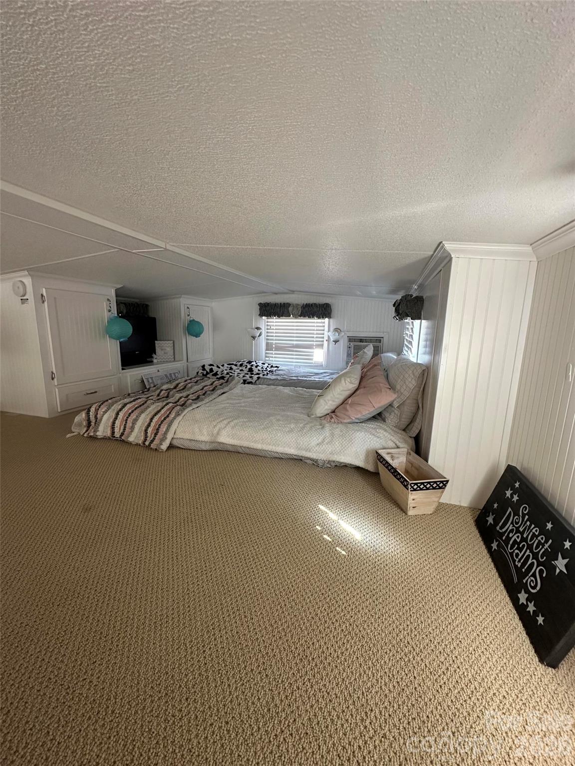 195 Grand View Drive — New London
