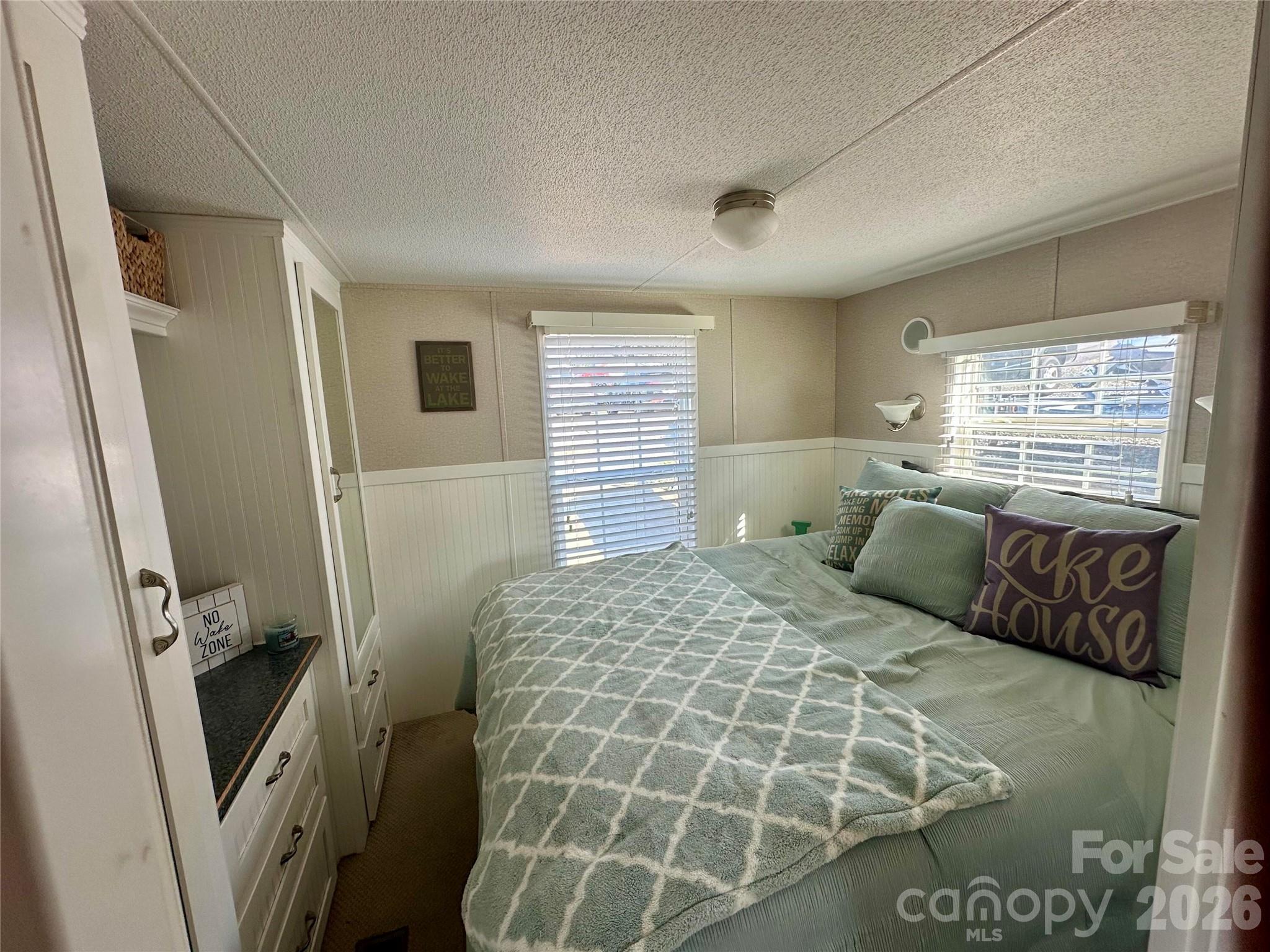 195 Grand View Drive — New London
