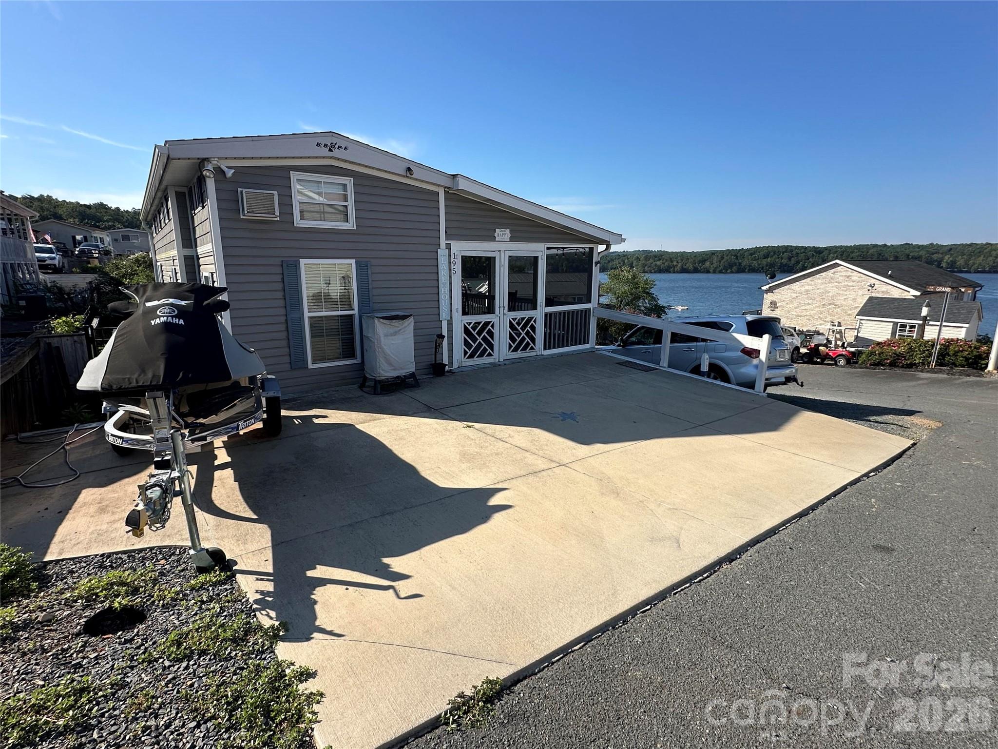 195 Grand View Drive — New London