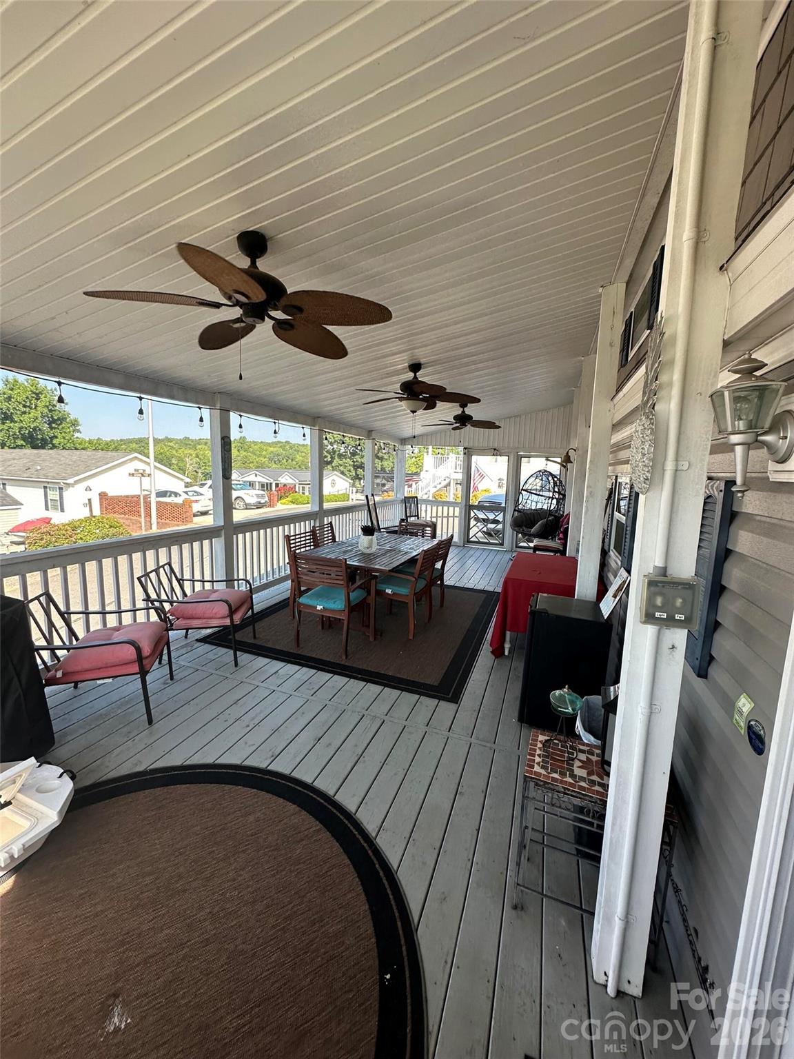 195 Grand View Drive — New London